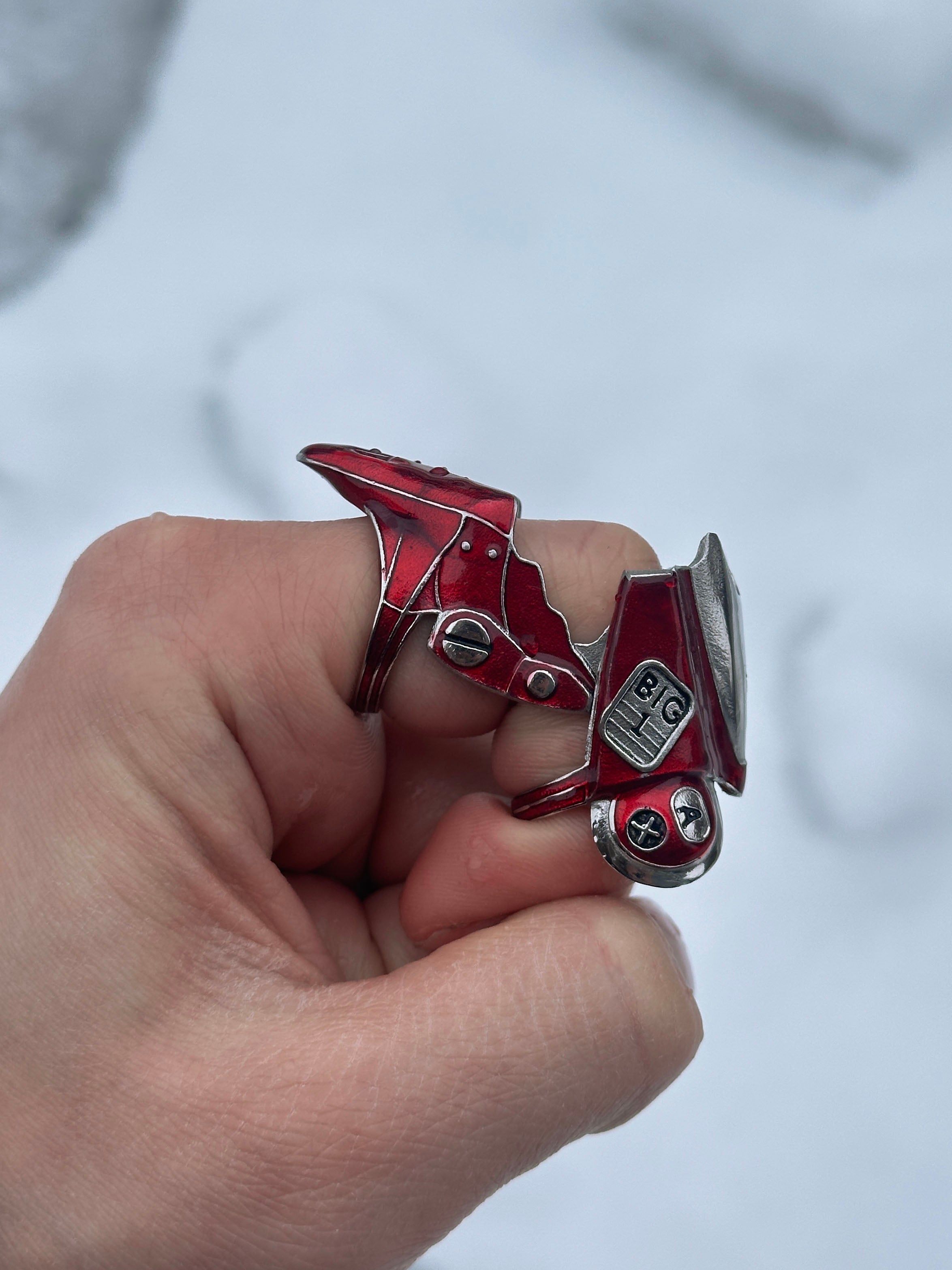 "CAPSULE" Ring