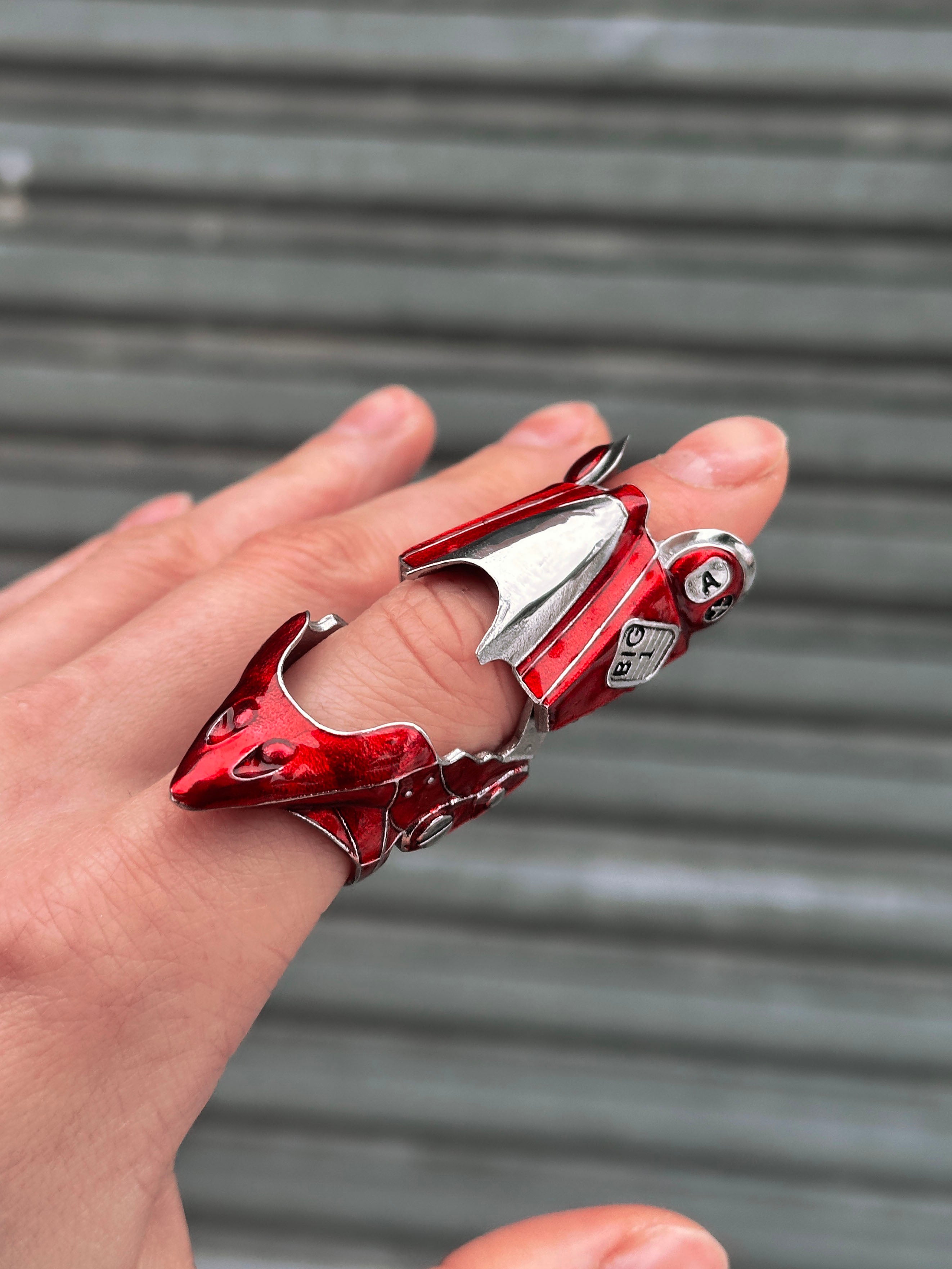 "CAPSULE" Ring