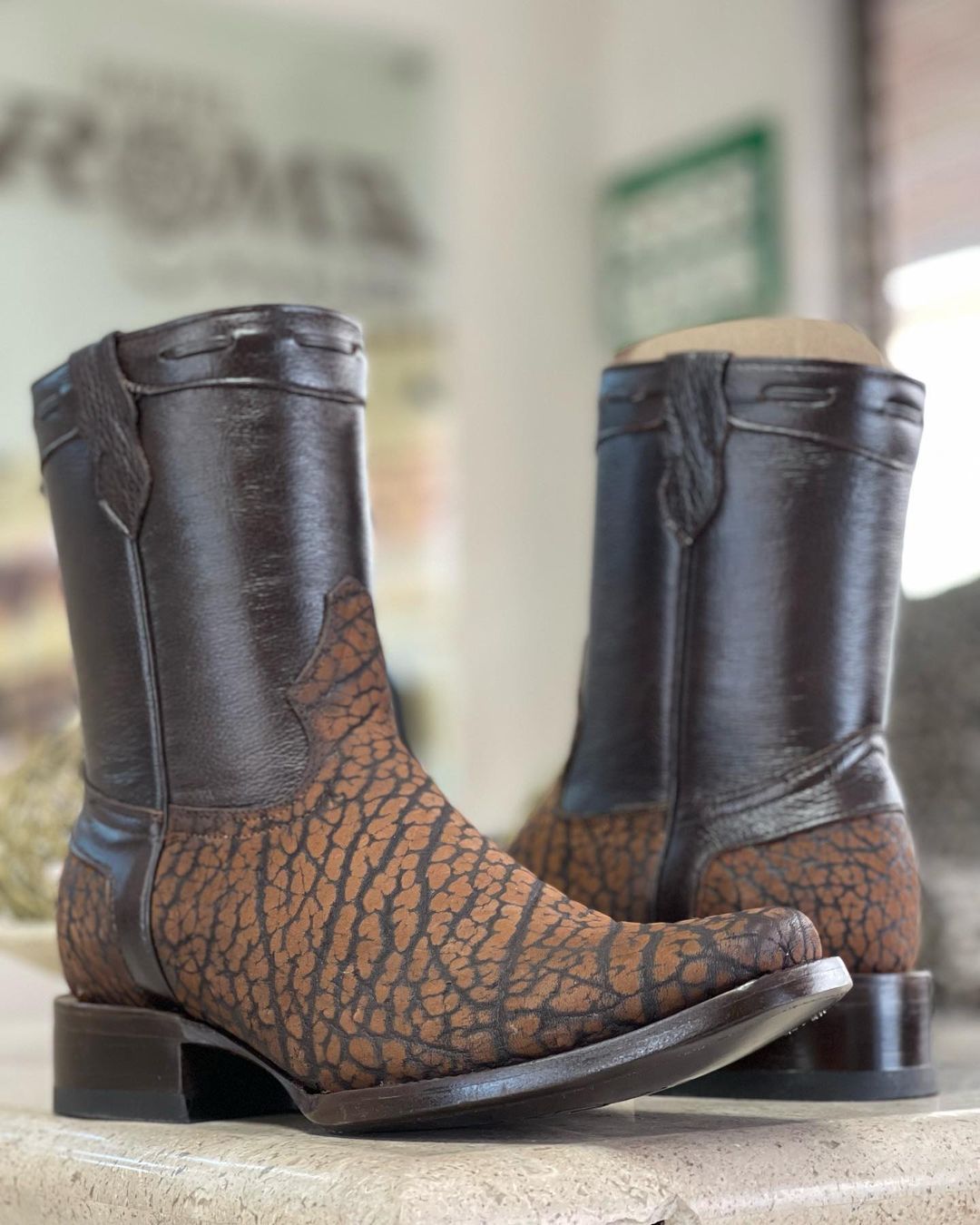 Western Crackle Leather Boots