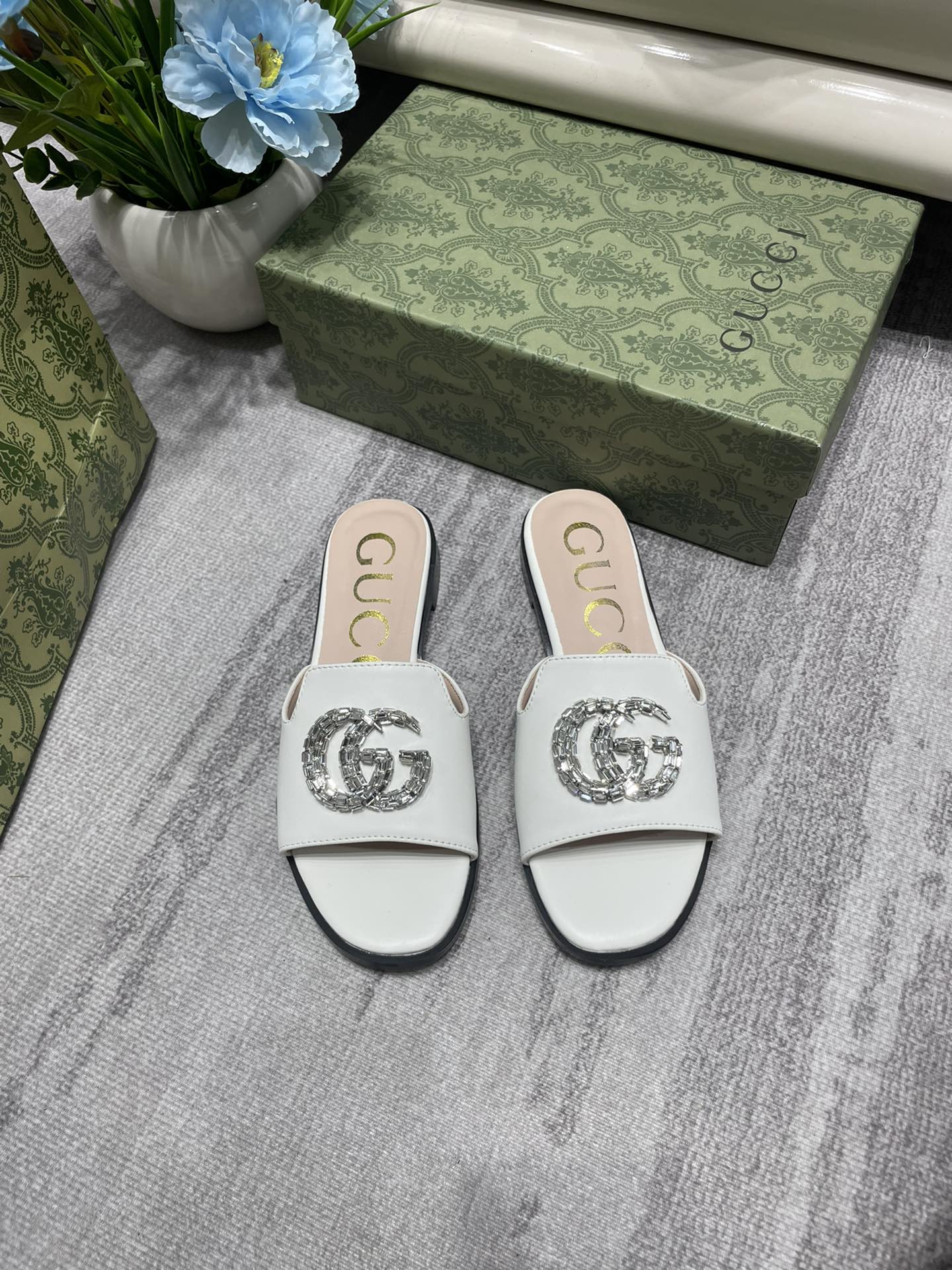 G-G New flat shoes