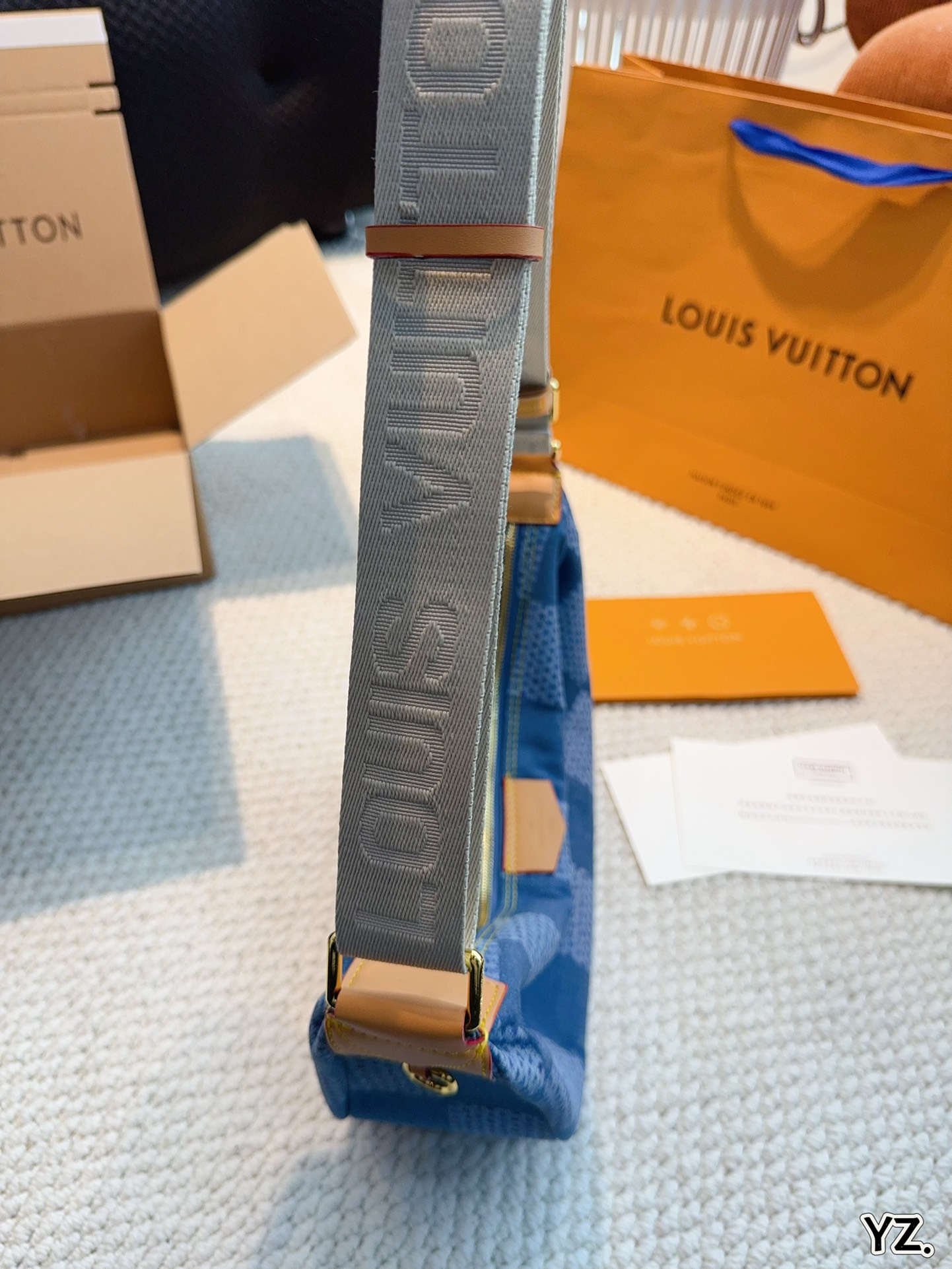 L-V BAG New series chest bag handbag