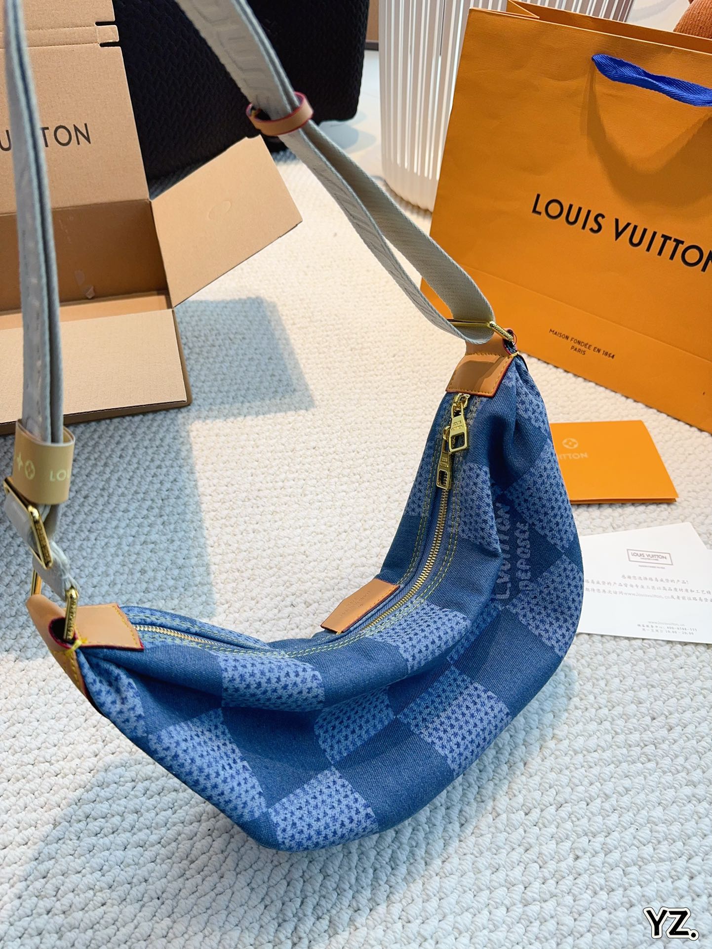 L-V BAG New series chest bag handbag