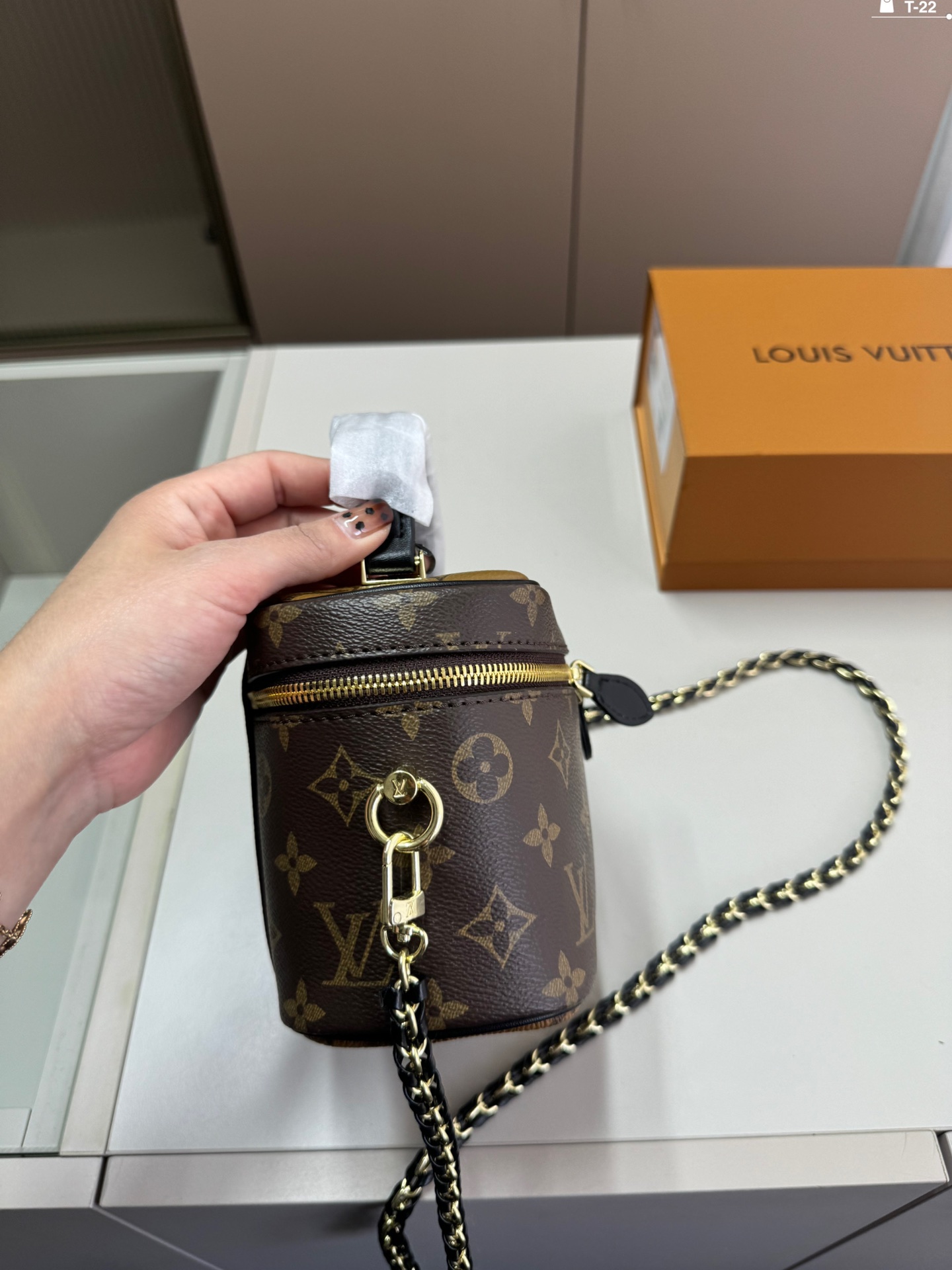 L-V BAG  toiletry bag/cosmetic bag