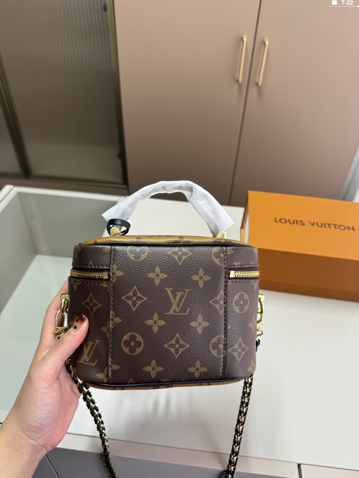 L-V BAG  toiletry bag/cosmetic bag