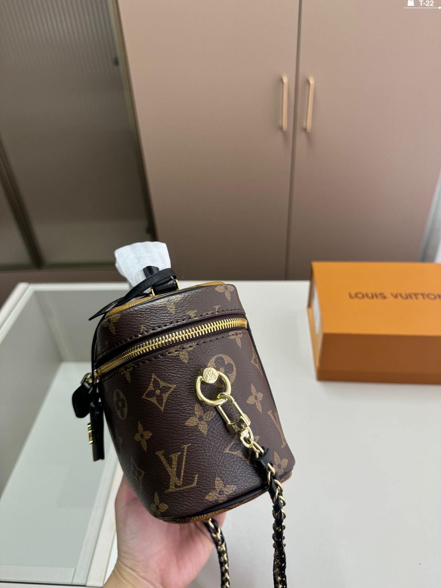 L-V BAG  toiletry bag/cosmetic bag