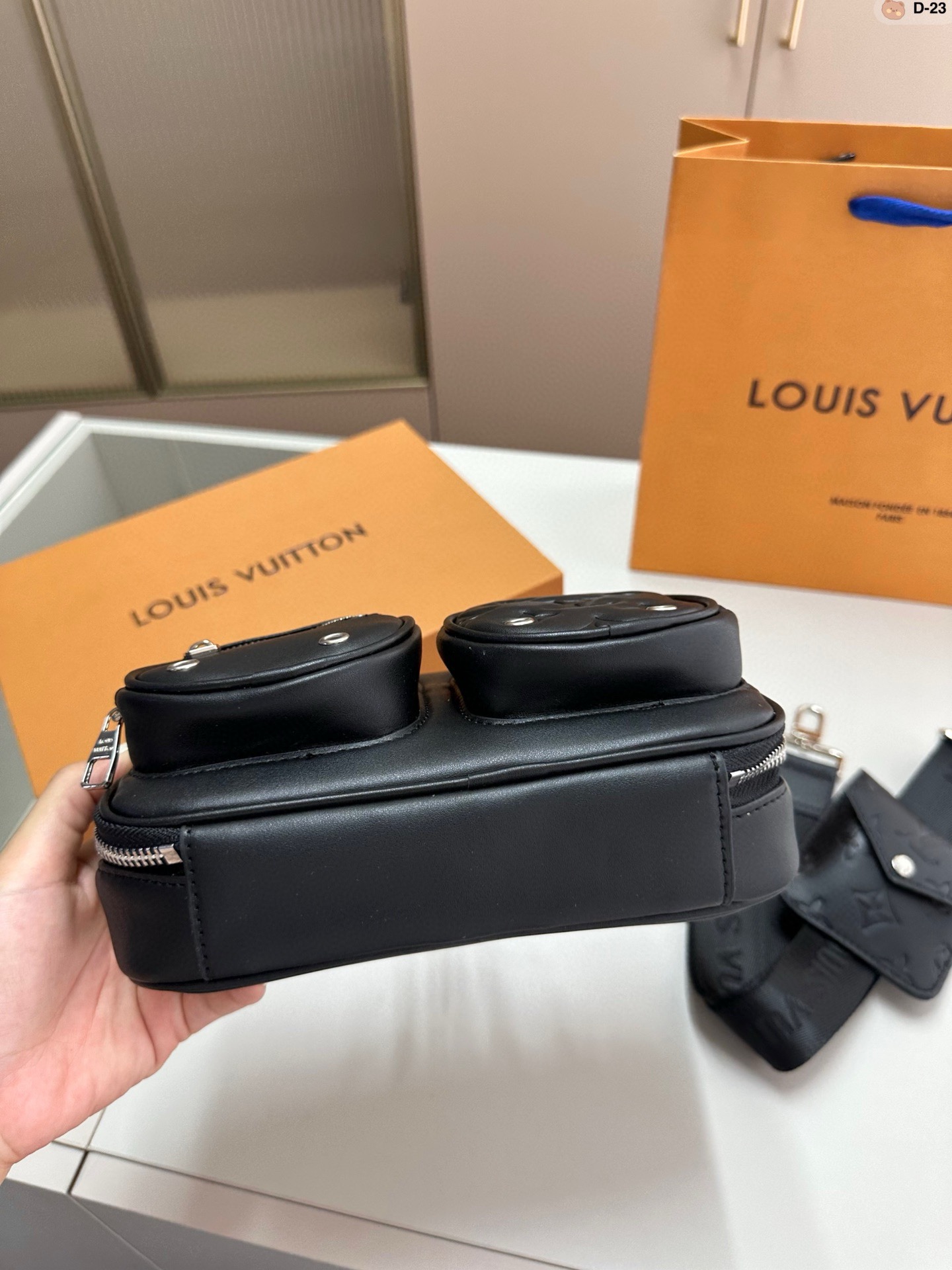 L-V BAG Retro embossed camera bag