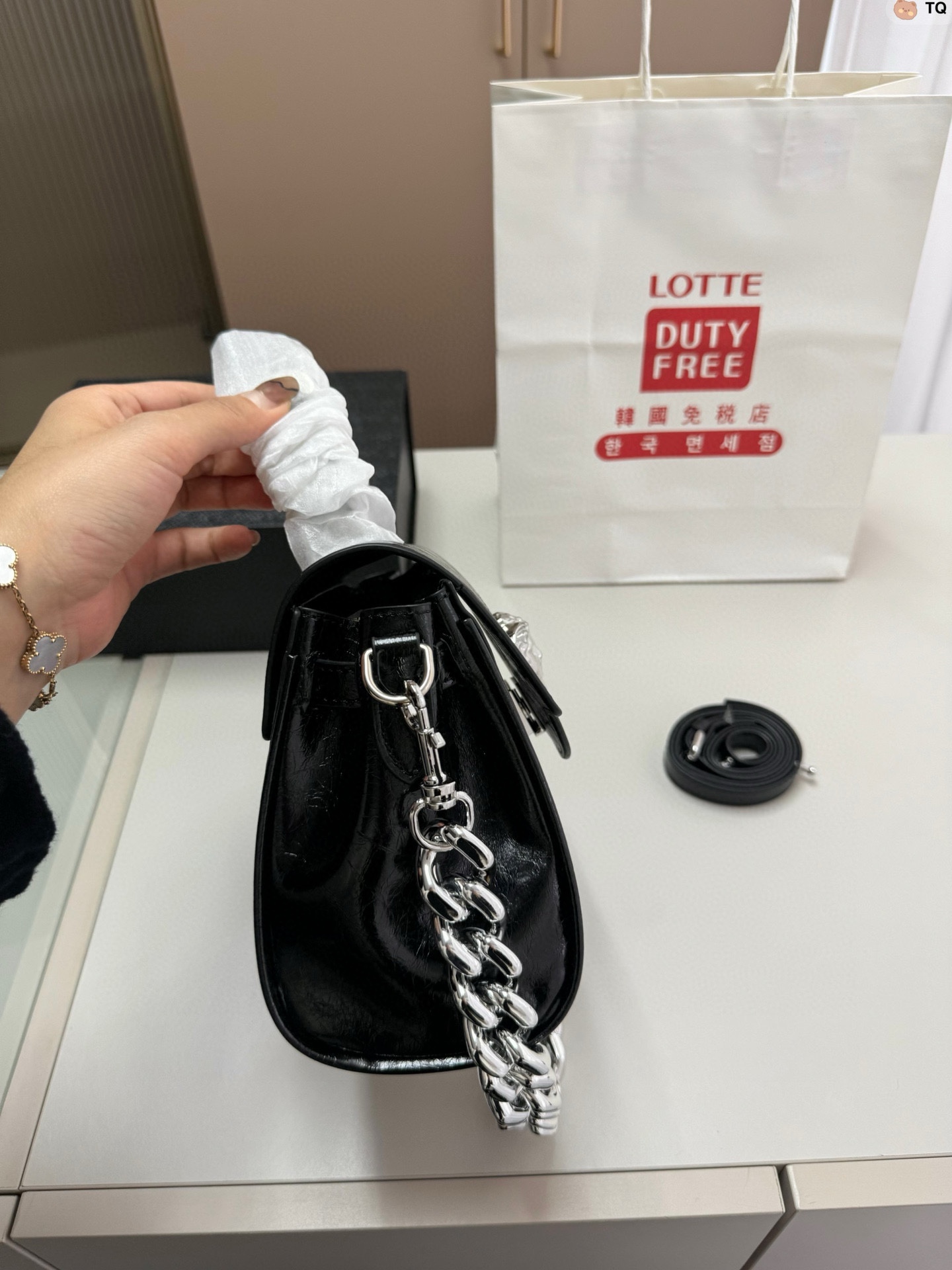 VER-E Handheld shoulder bag chain bag