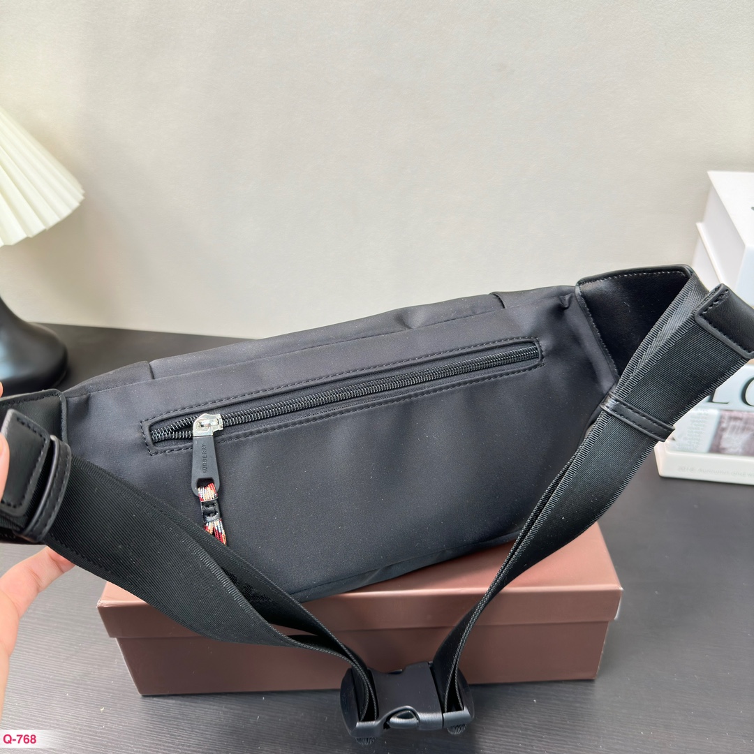 B-Y BAG  Neutral chest bag