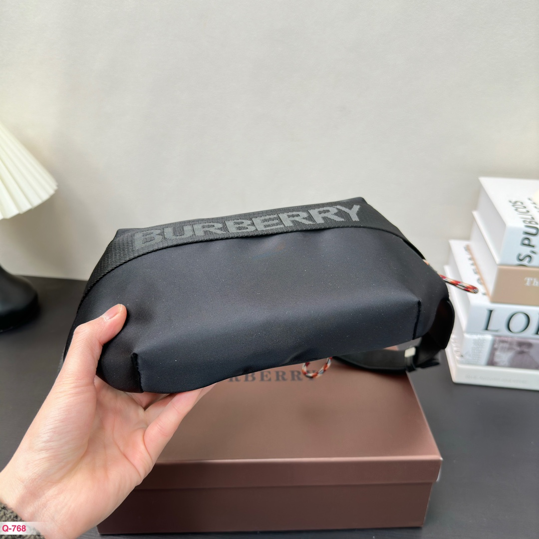 B-Y BAG  Neutral chest bag