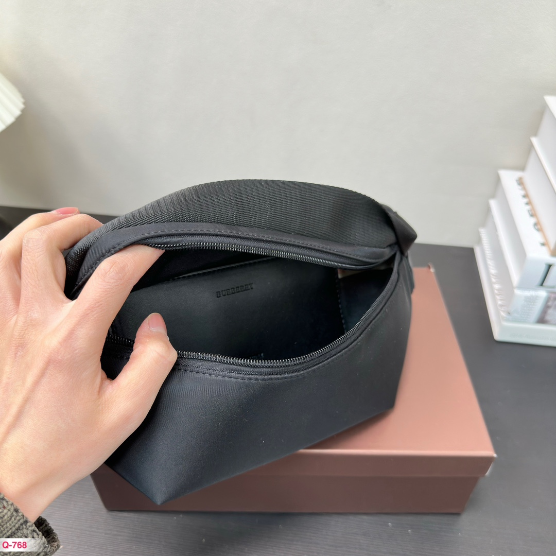 B-Y BAG  Neutral chest bag