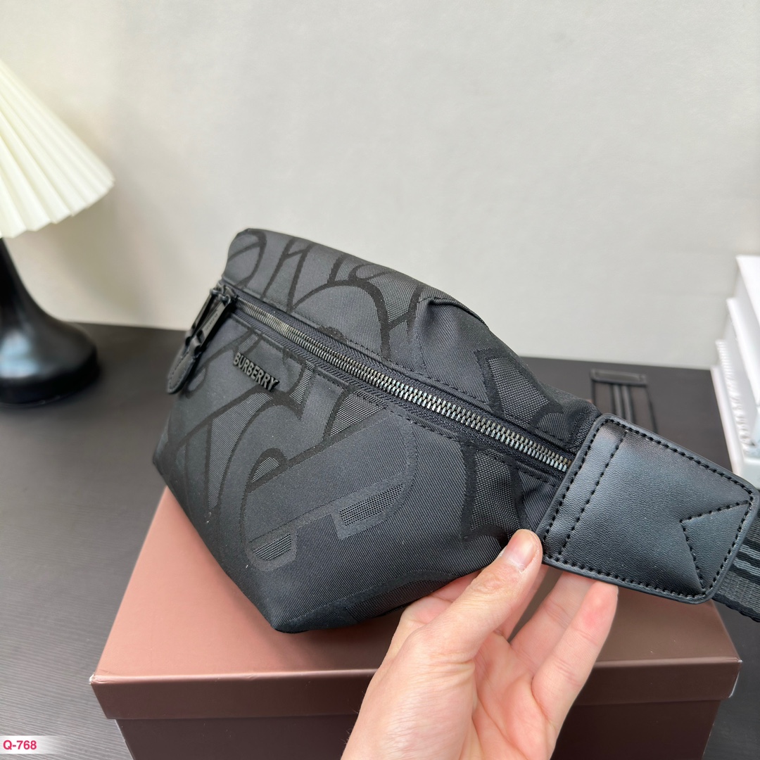 B-Y BAG  Neutral chest bag