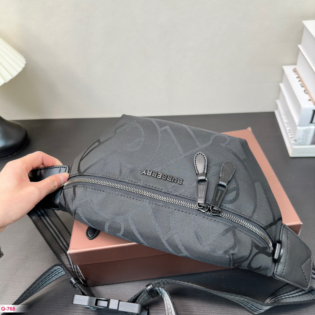 B-Y BAG  Neutral chest bag