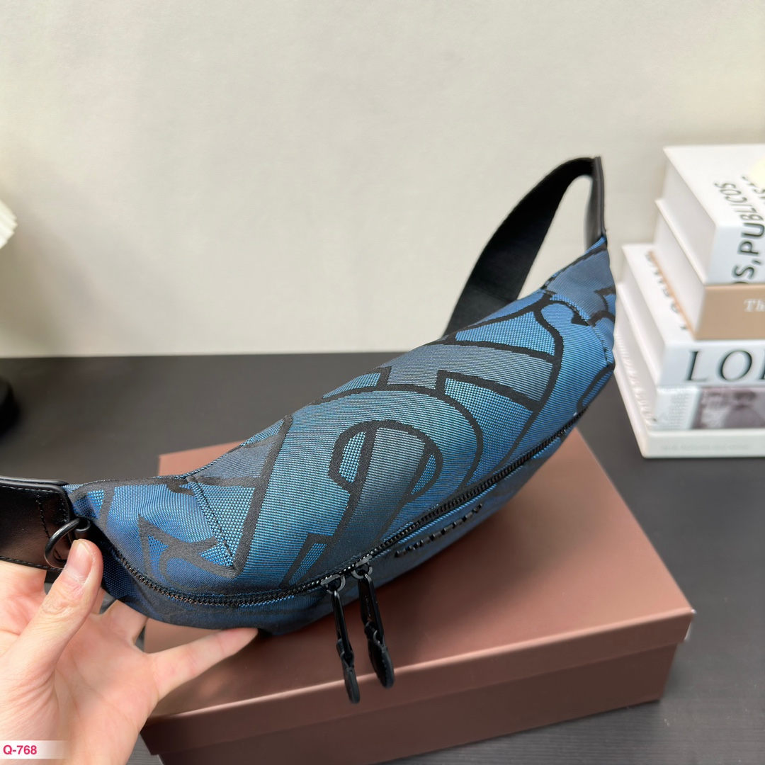 B-Y BAG  Neutral chest bag