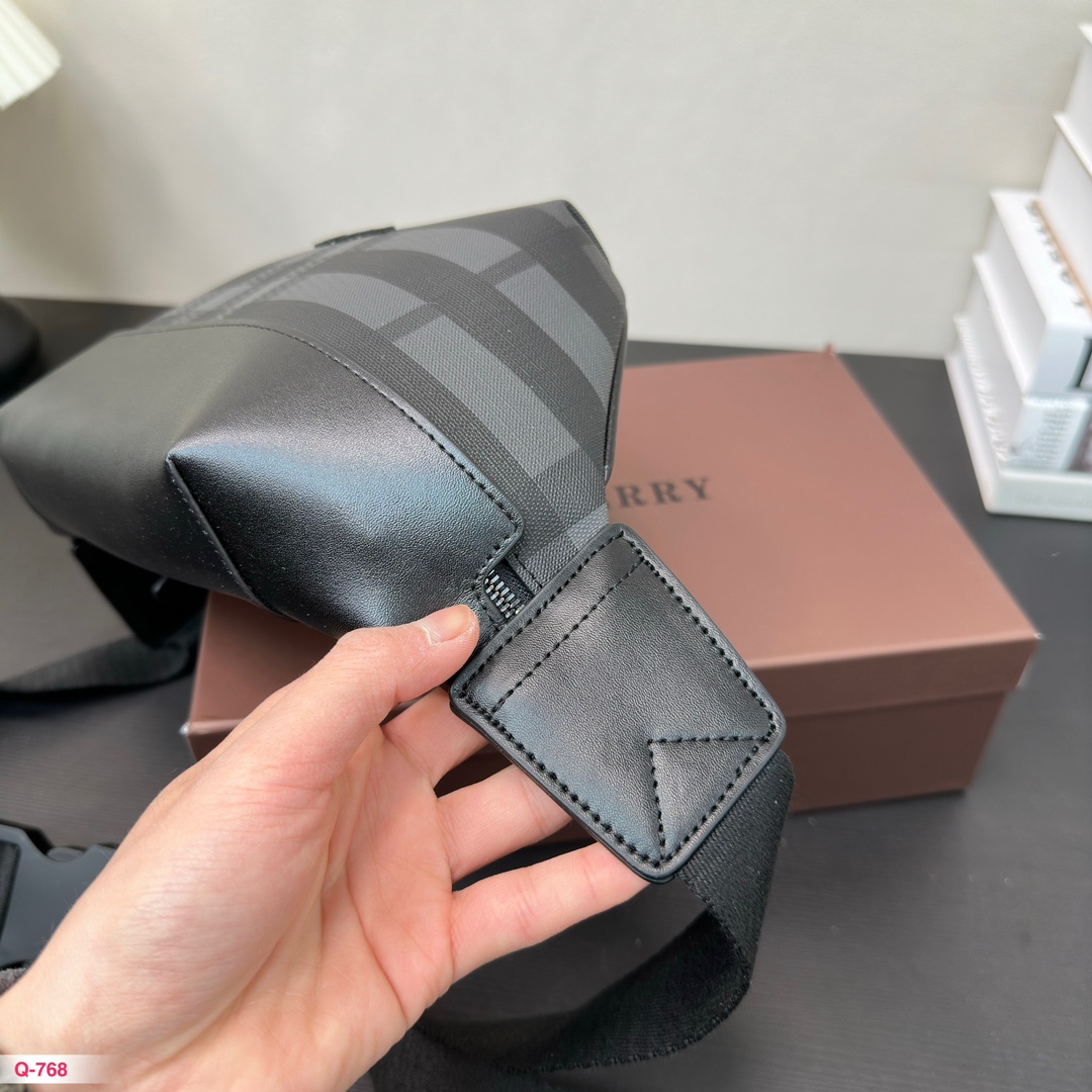 B-Y BAG  Neutral chest bag