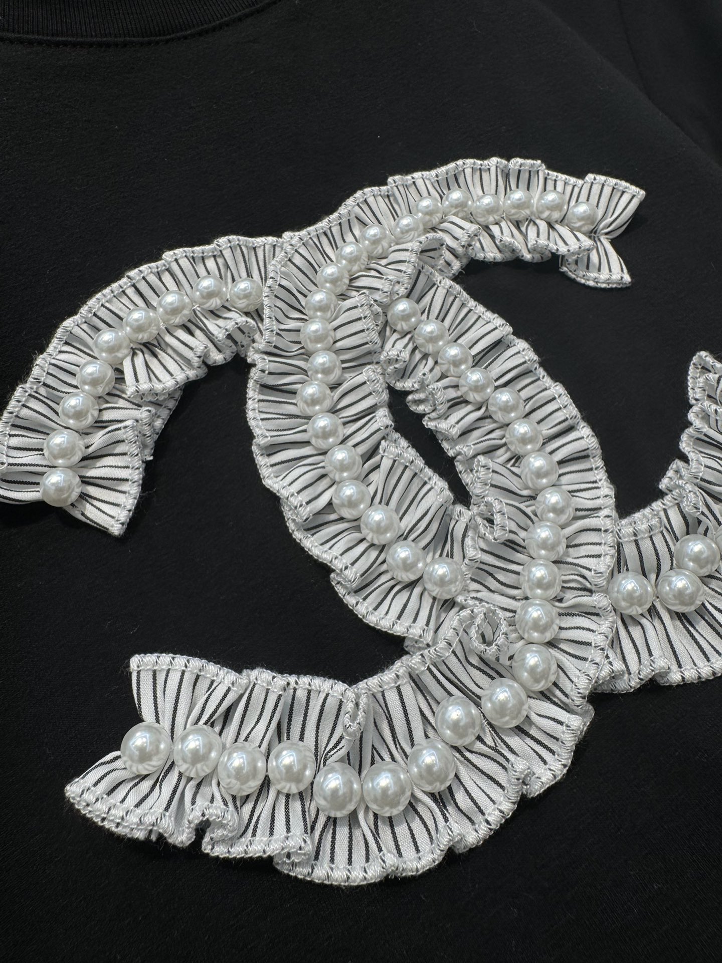 C-L womenswear Double c pearl logo cotton t-shirt