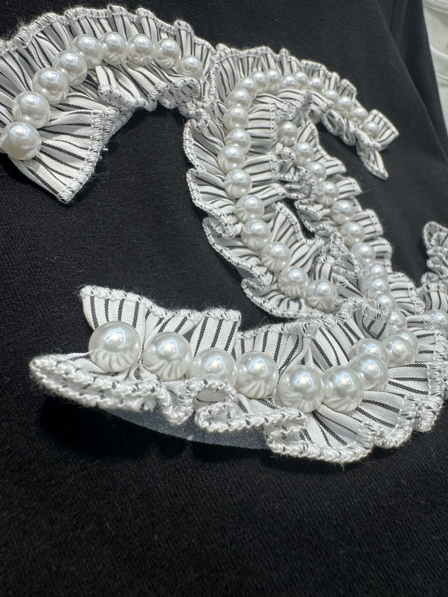 C-L womenswear Double c pearl logo cotton t-shirt