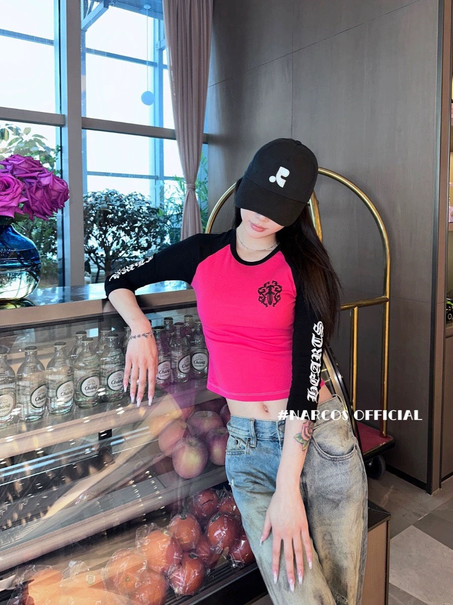 womenswear Rose red Sanskrit printed seven-point long sleeves