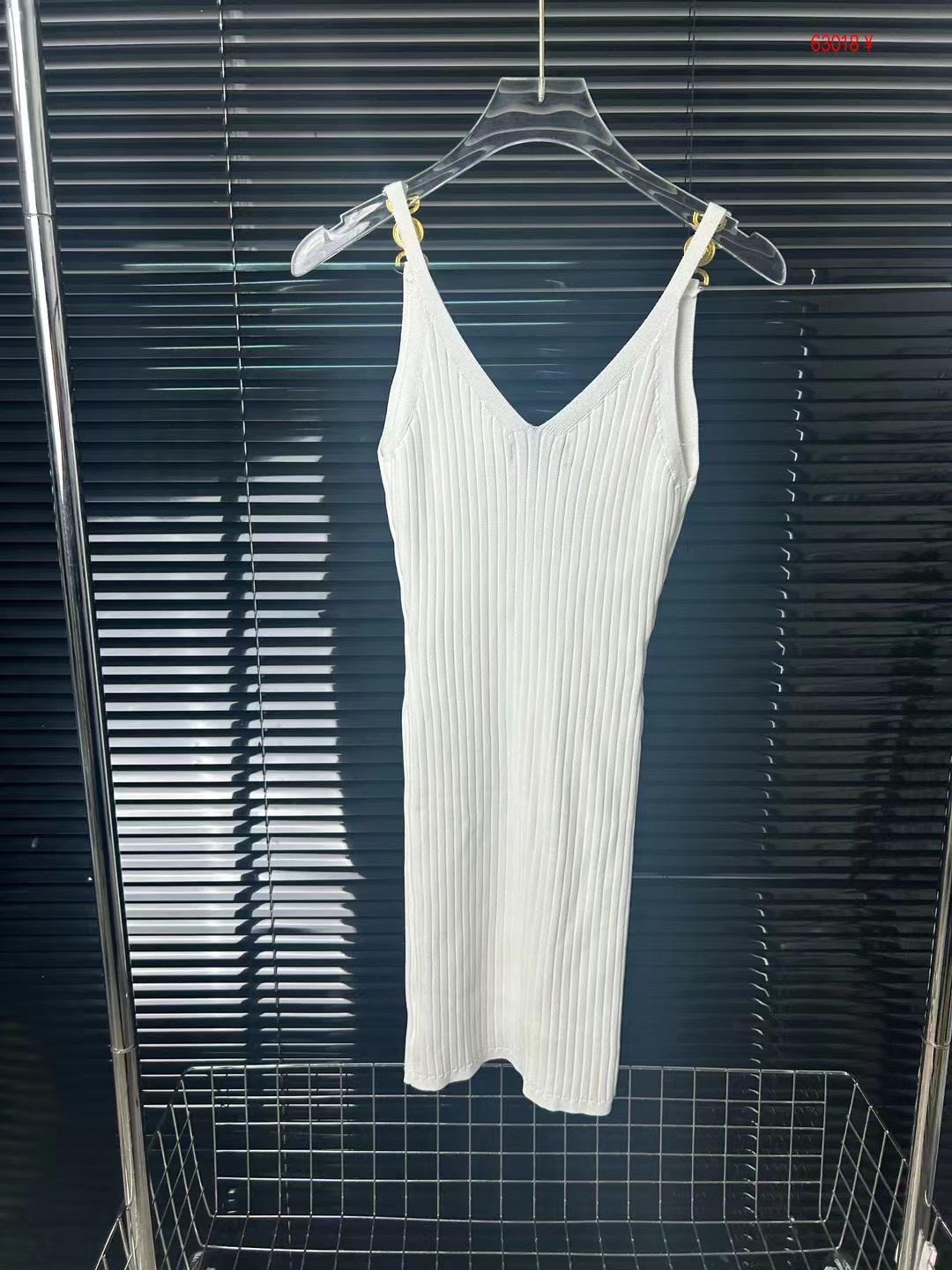 VER-E womenswear Jacquard long skirt with shoulder buttons