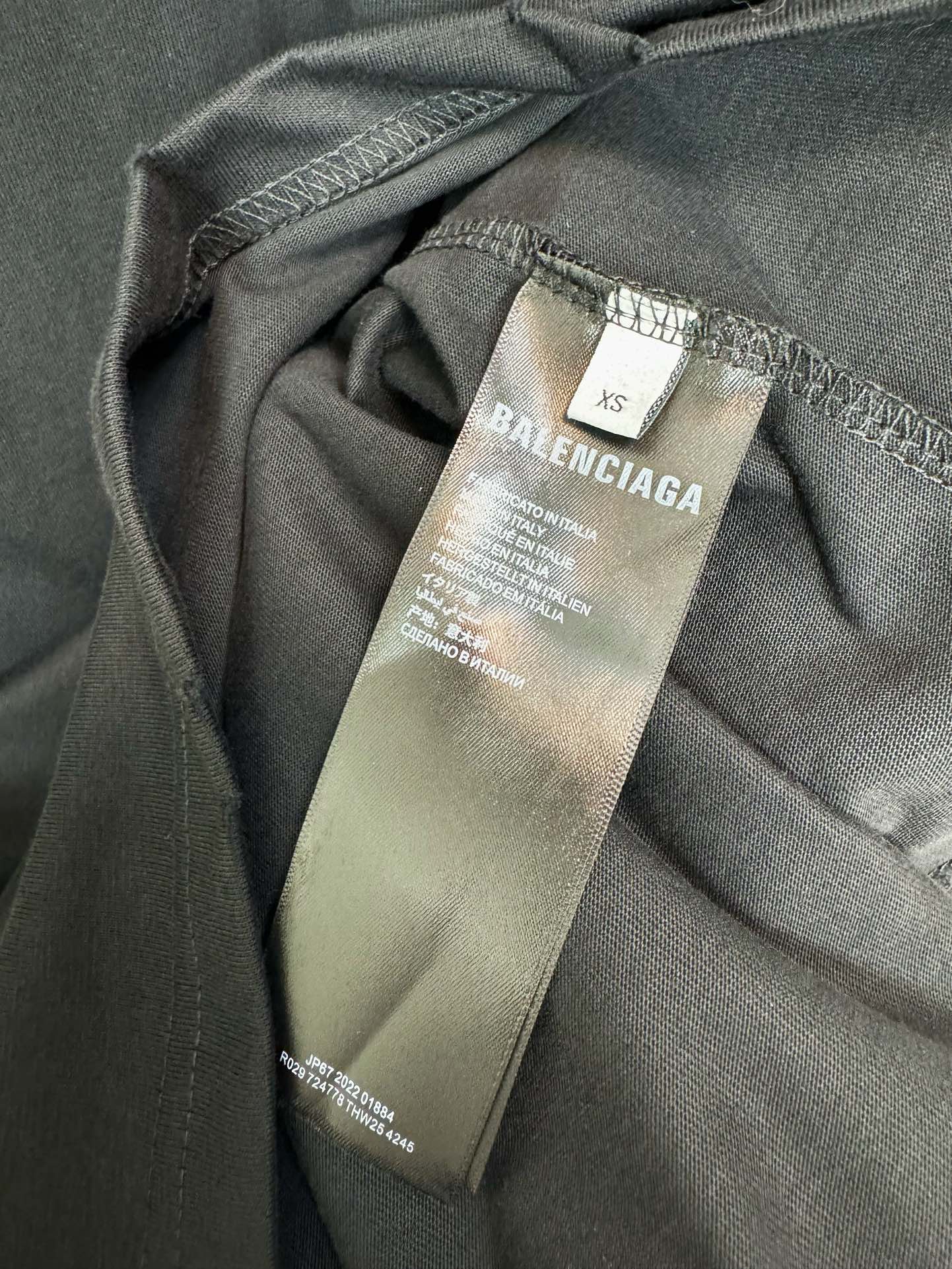 B-A womenswear Wash the LOGO on the back and grind it to make an old short-sleeved T-shirt.