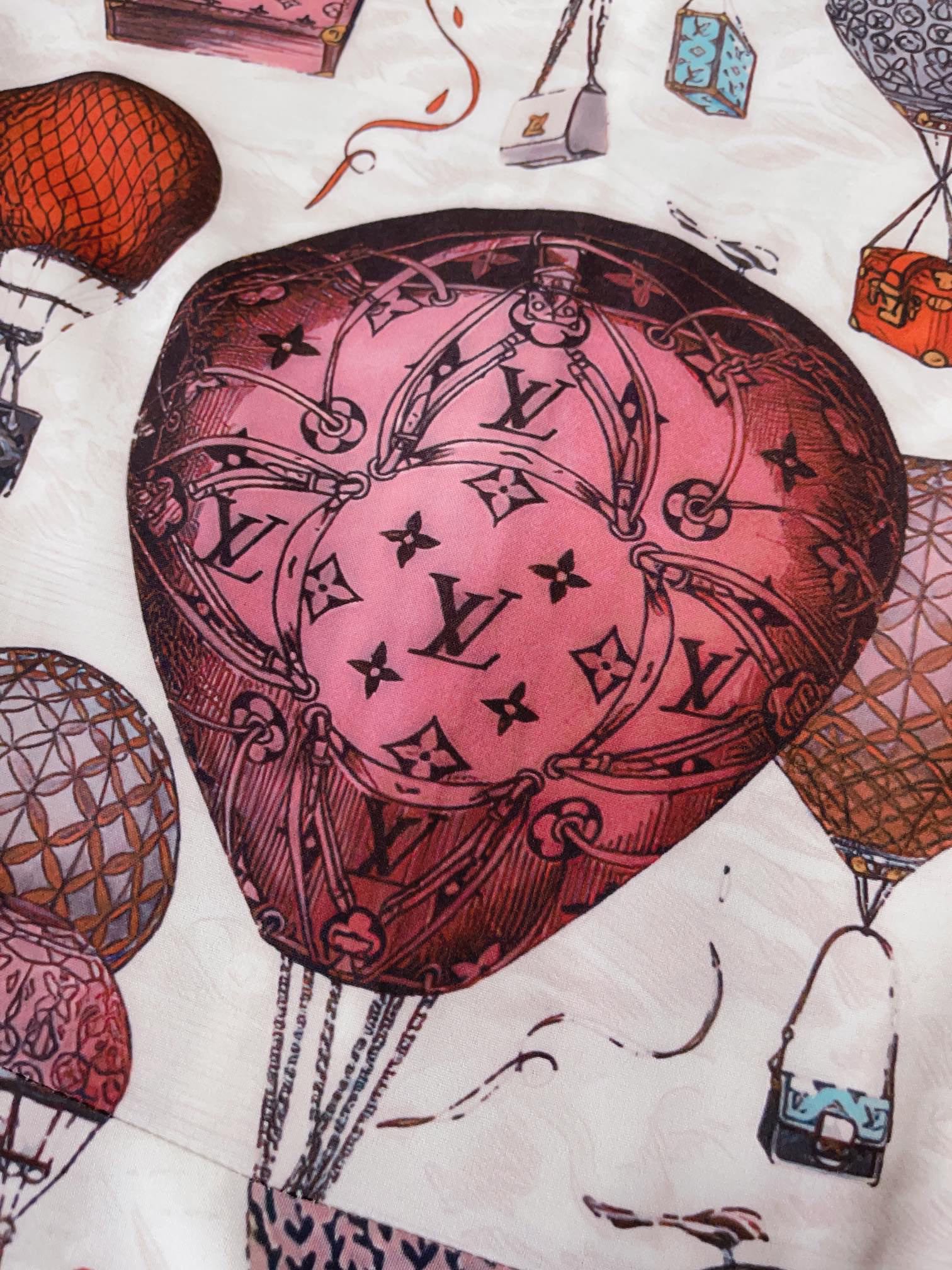 L-V womenswear Hot air balloon letter logo printing