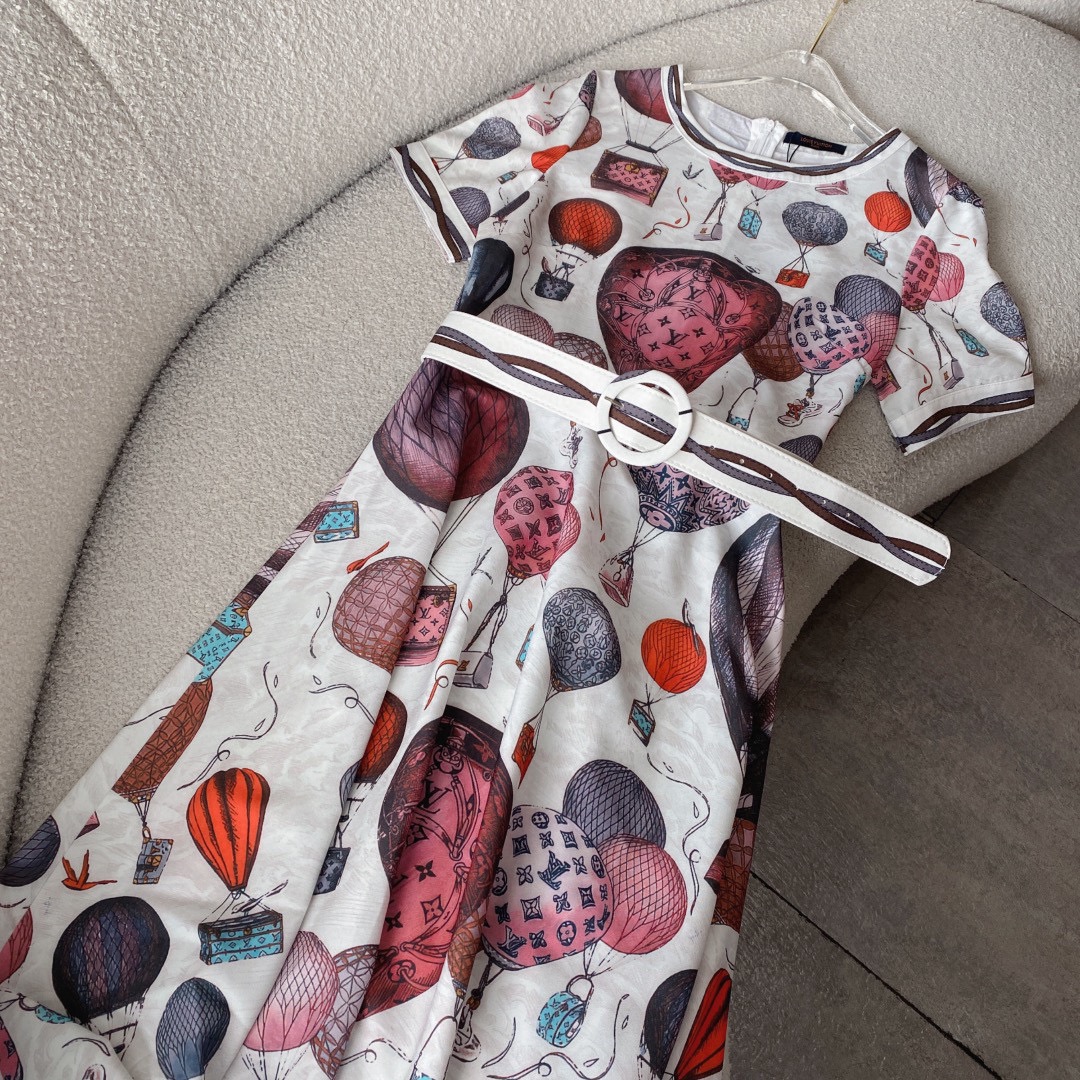 L-V womenswear Hot air balloon letter logo printing