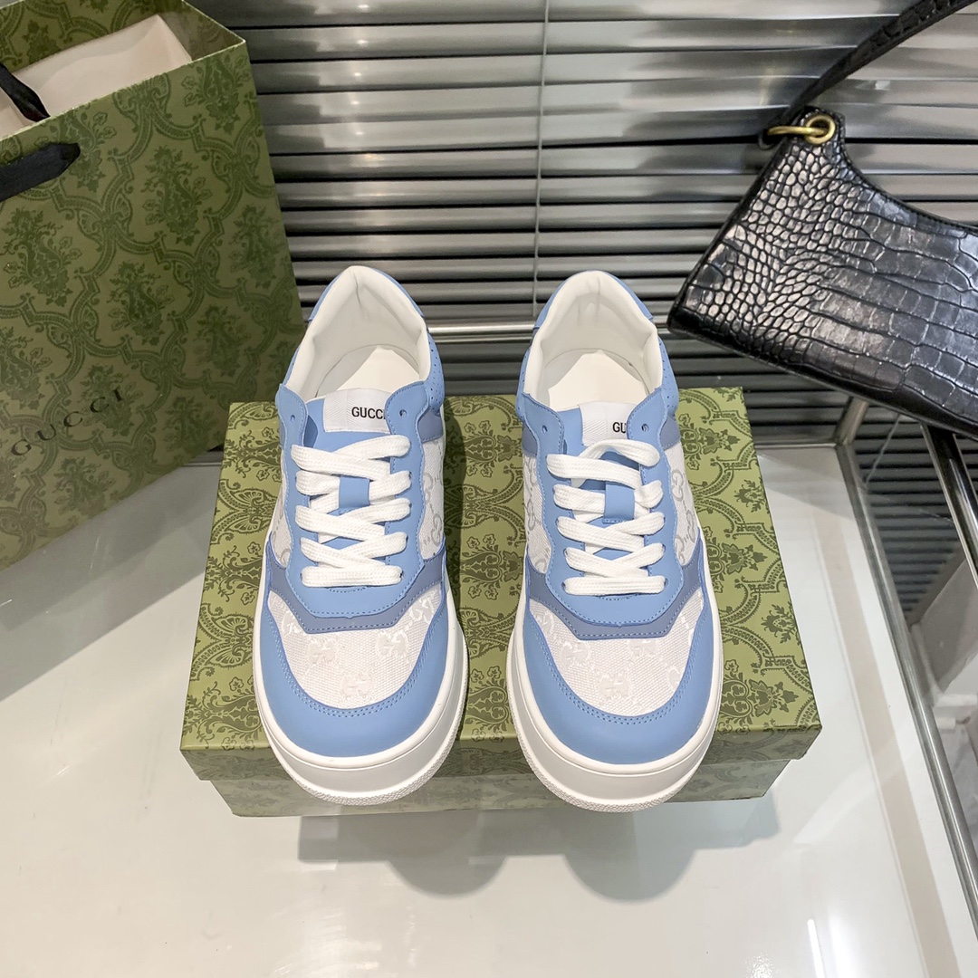 G-G women's shoes The new thick-soled white shoes are hot and new.