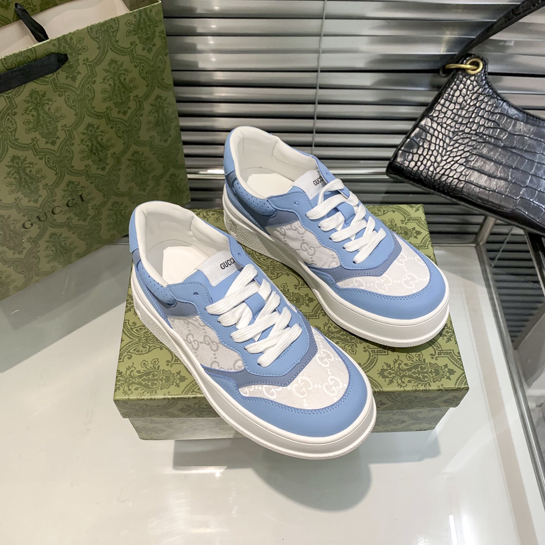 G-G women's shoes The new thick-soled white shoes are hot and new.