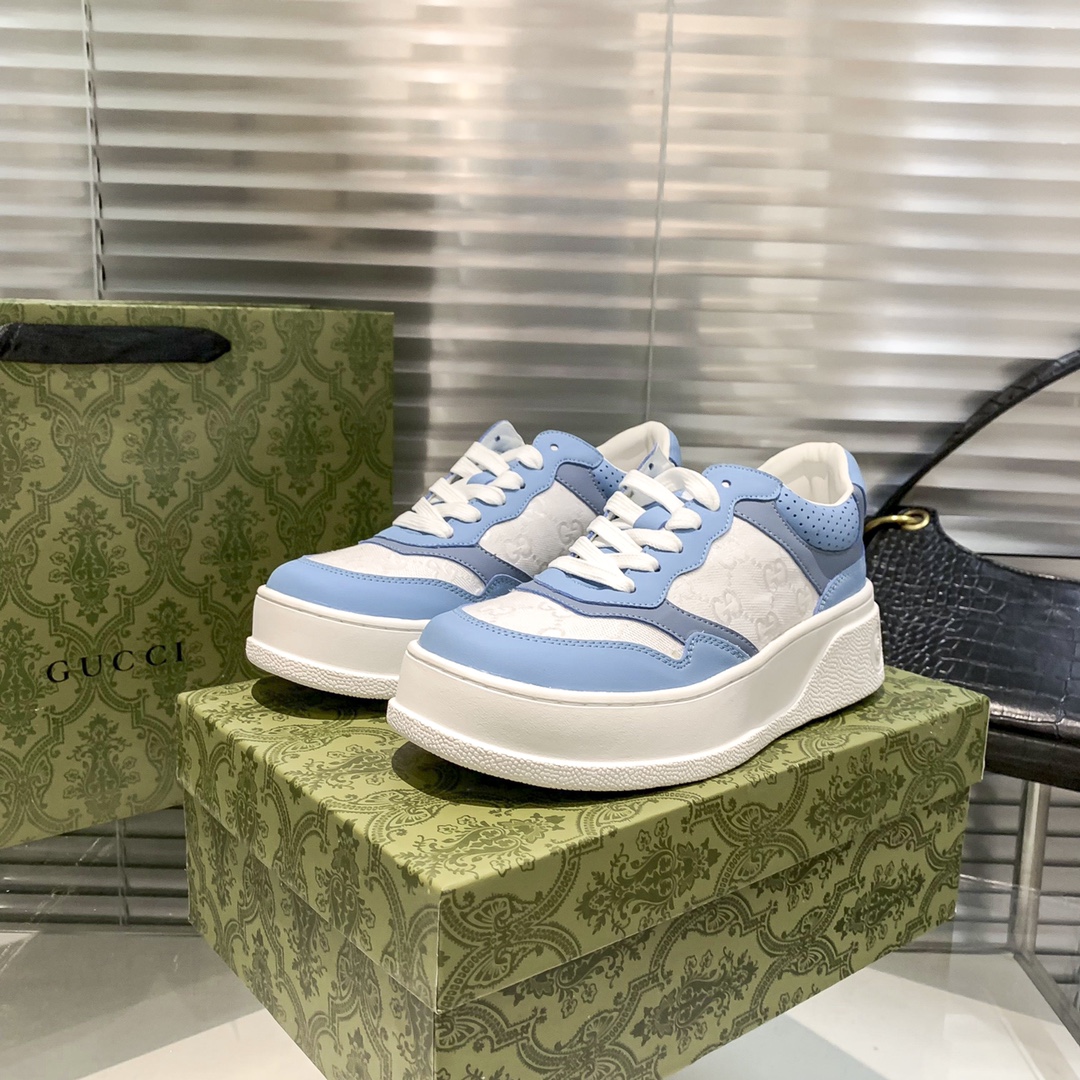 G-G women's shoes The new thick-soled white shoes are hot and new.