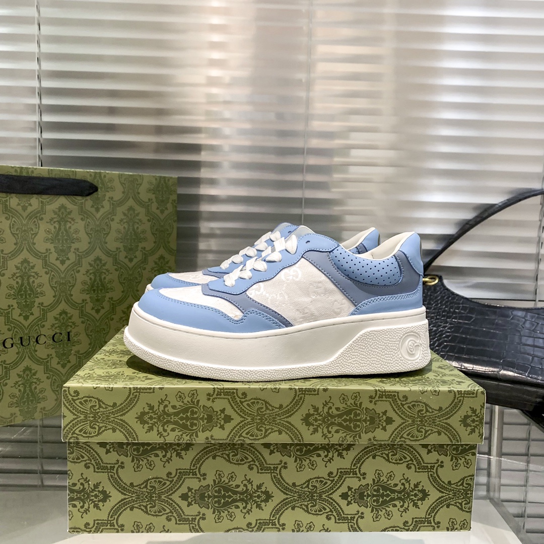 G-G women's shoes The new thick-soled white shoes are hot and new.