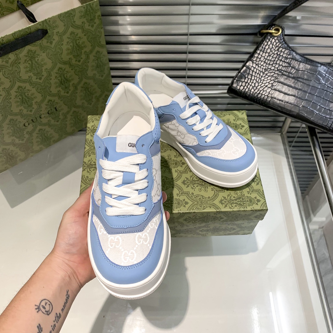 G-G women's shoes The new thick-soled white shoes are hot and new.