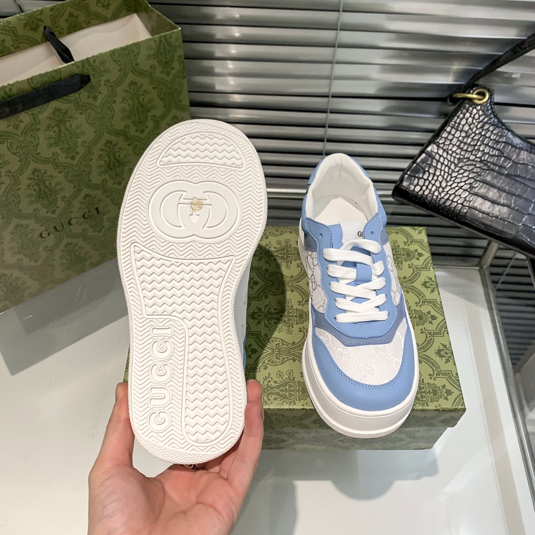 G-G women's shoes The new thick-soled white shoes are hot and new.