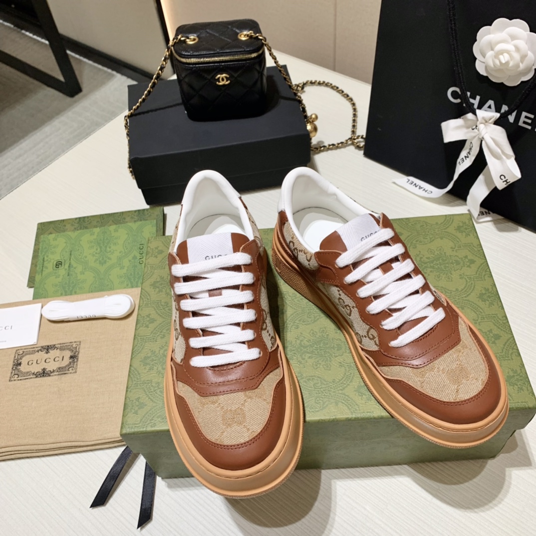 G-G women's shoes The new thick-soled white shoes are hot and new.