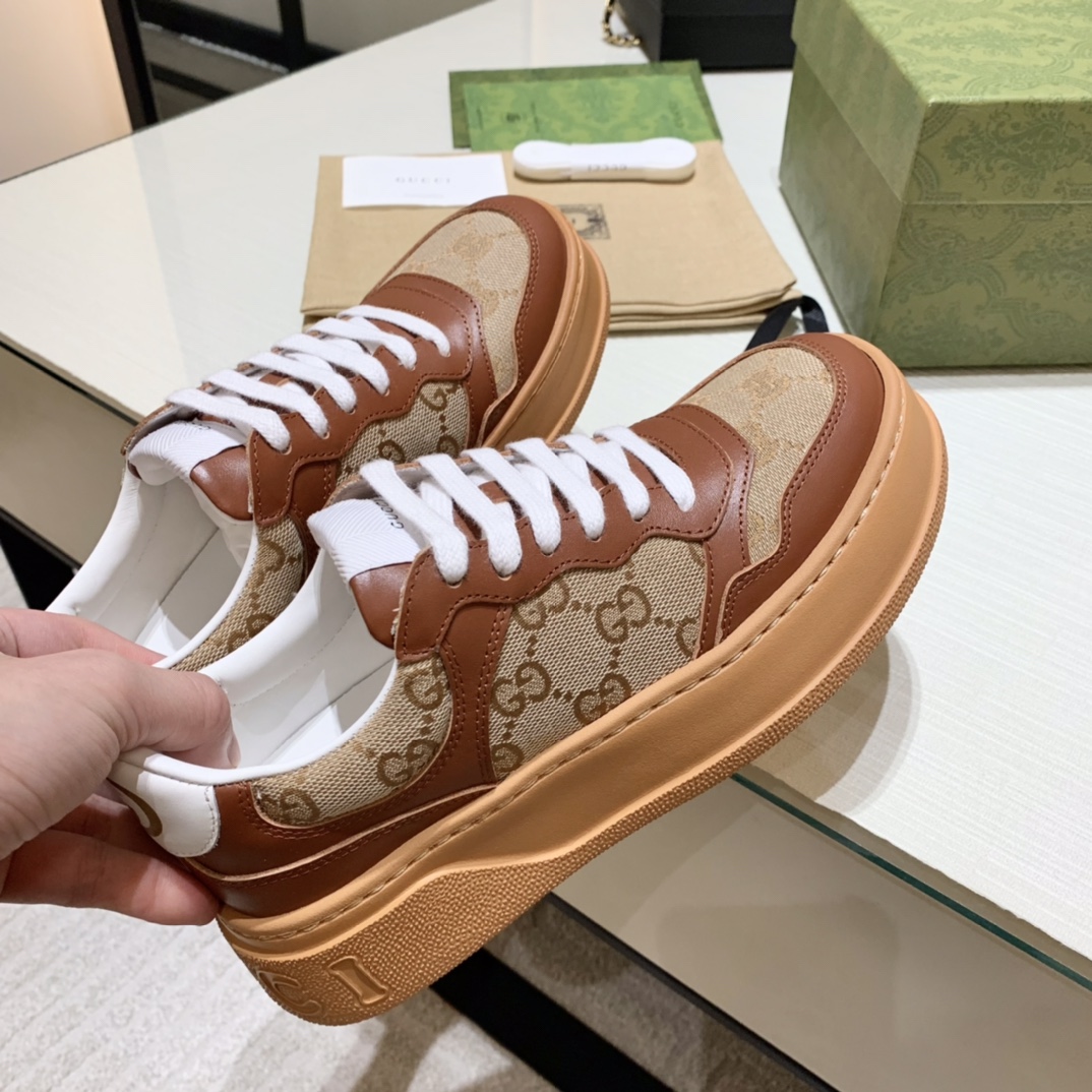 G-G women's shoes The new thick-soled white shoes are hot and new.