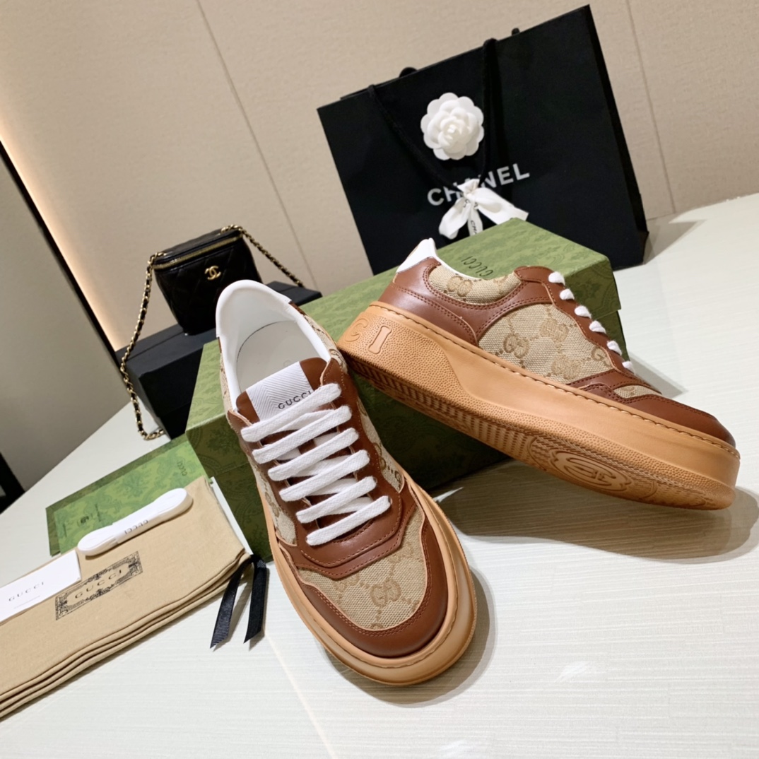 G-G women's shoes The new thick-soled white shoes are hot and new.