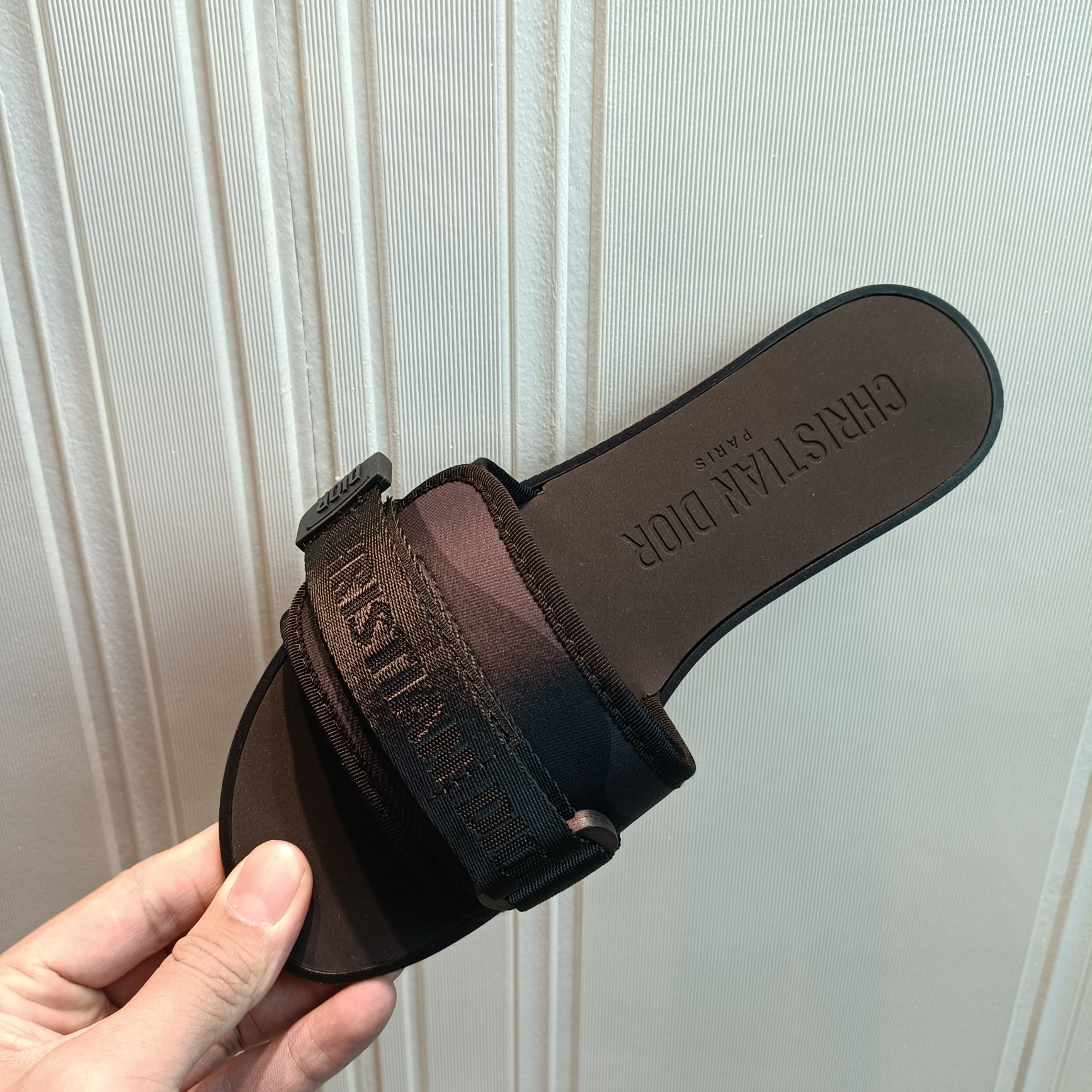 d-r Women's shoes Embroidered hook and loop slippers