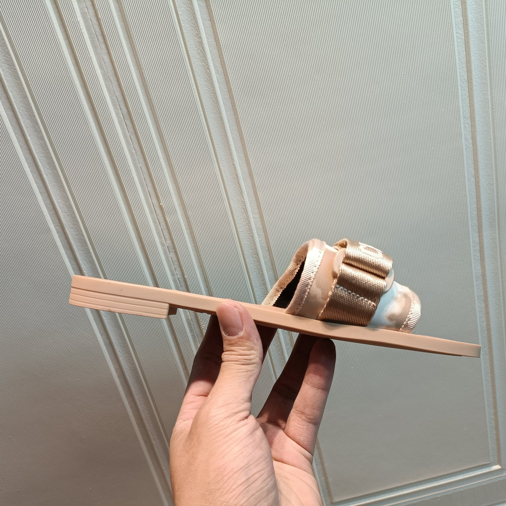 d-r Women's shoes Embroidered hook and loop slippers