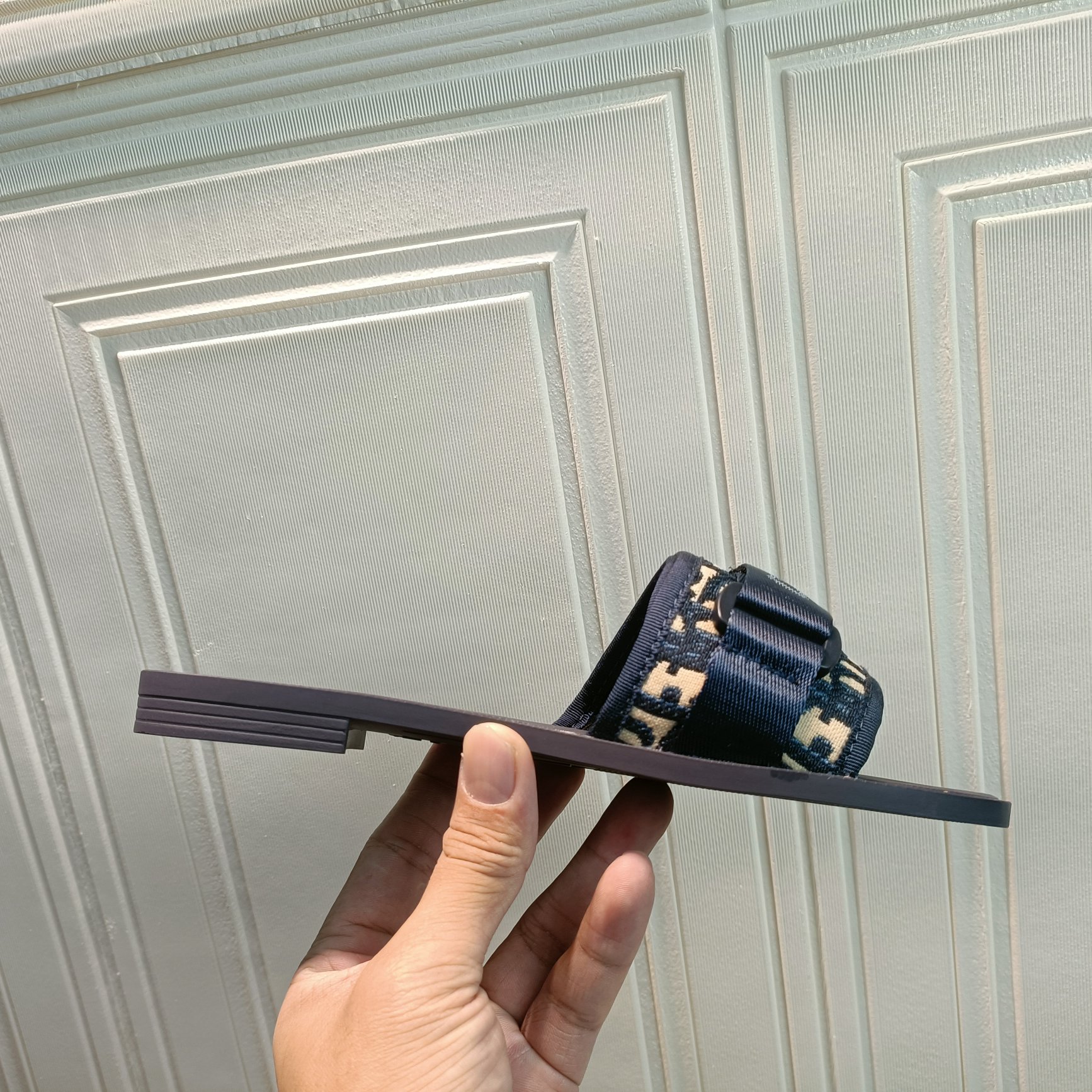 d-r Women's shoes Embroidered hook and loop slippers