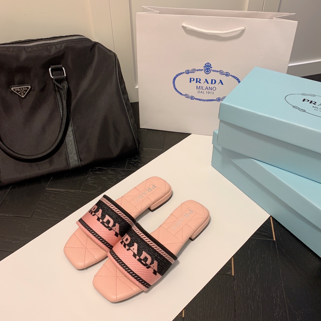 P-A Flat embroidered slippers