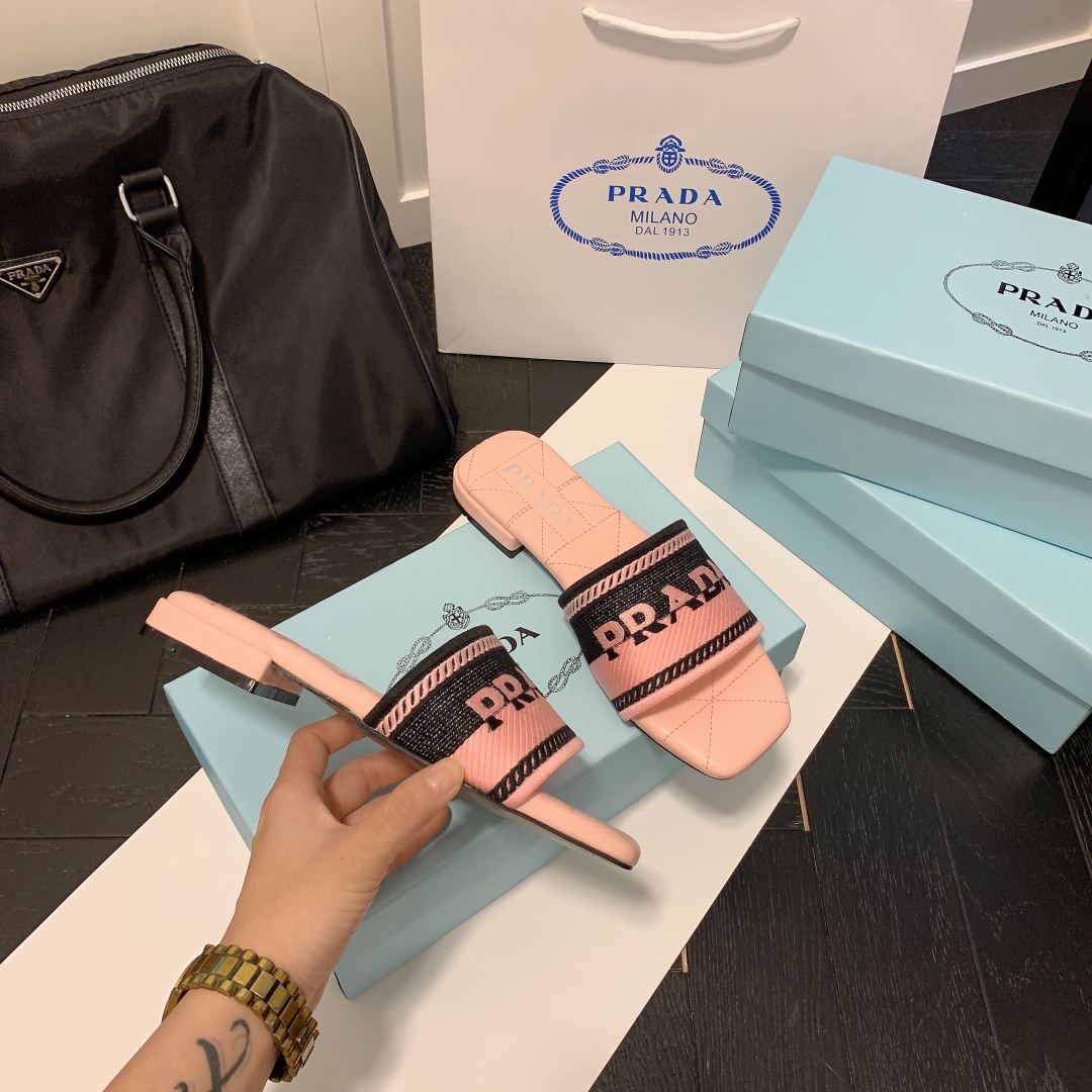 P-A Flat embroidered slippers