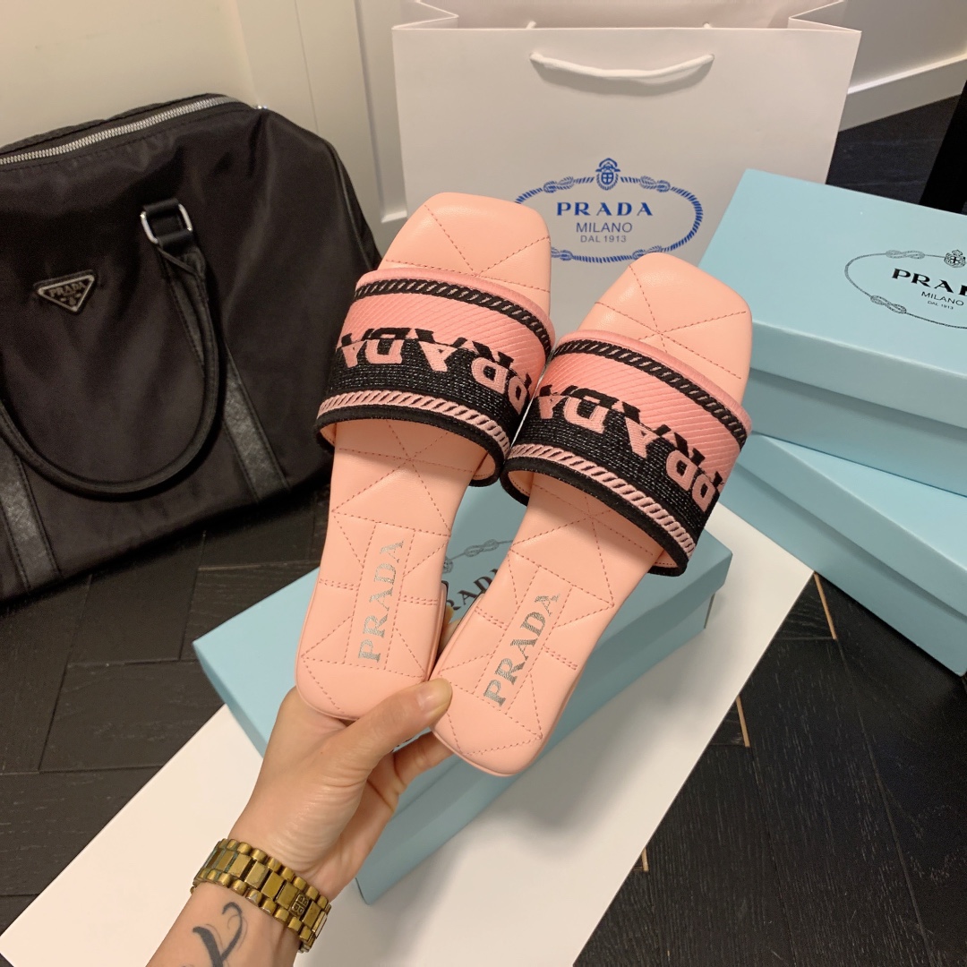 P-A Flat embroidered slippers