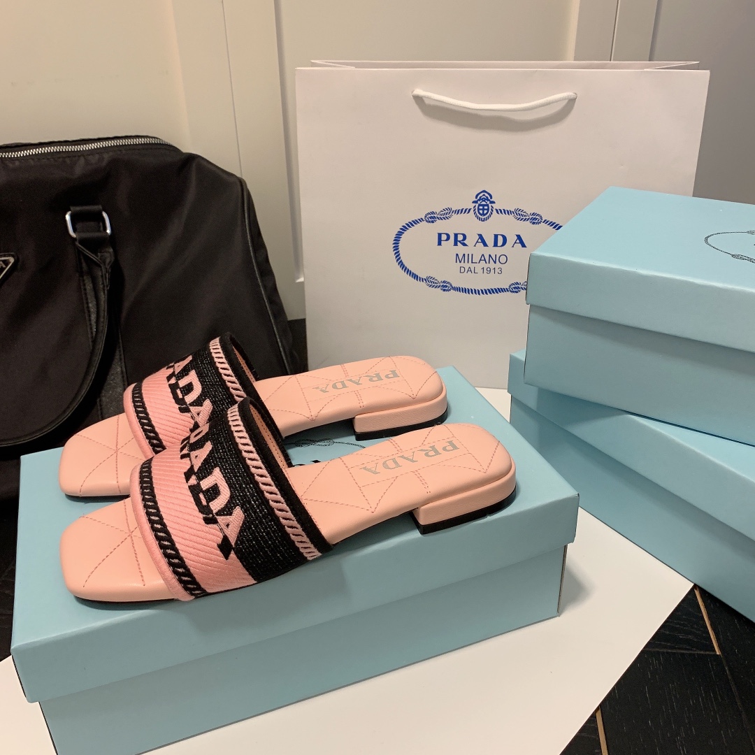 P-A Flat embroidered slippers