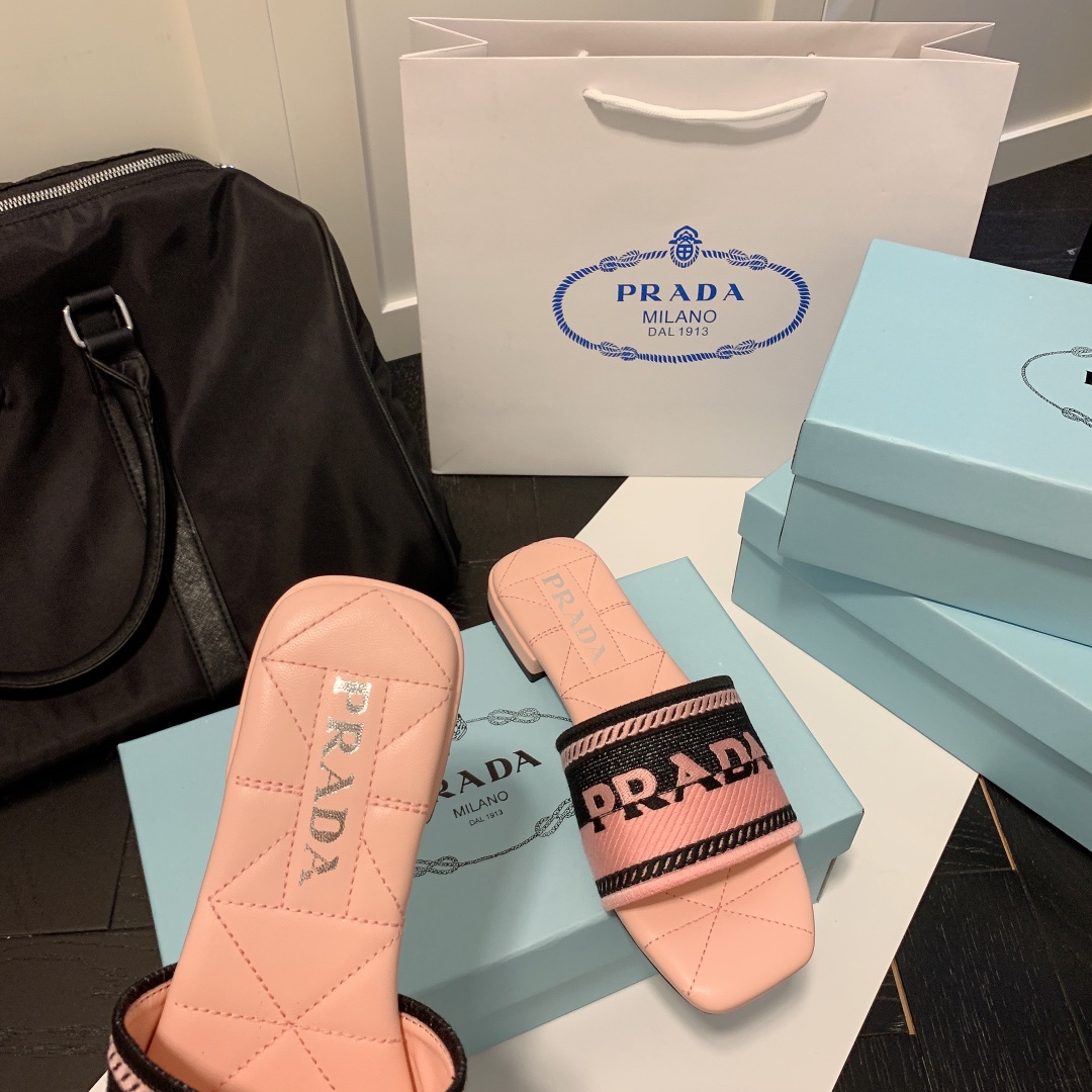 P-A Flat embroidered slippers