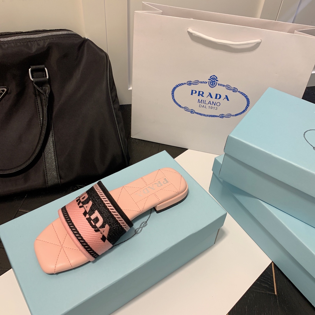 P-A Flat embroidered slippers