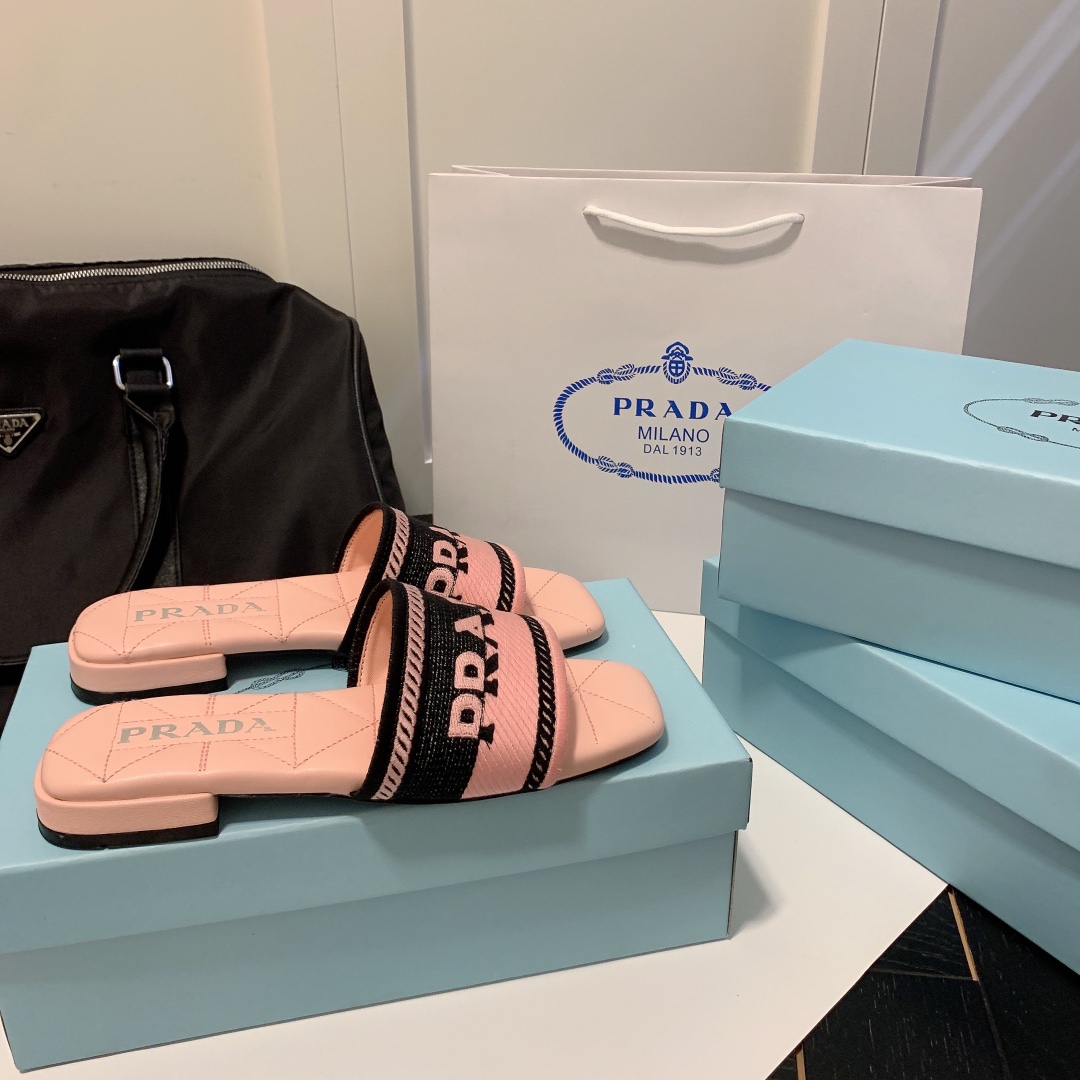 P-A Flat embroidered slippers