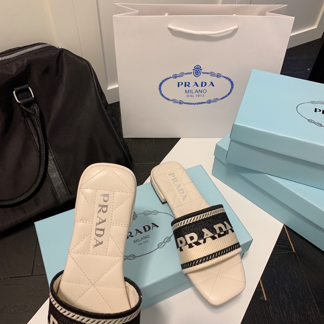 P-A Flat embroidered slippers