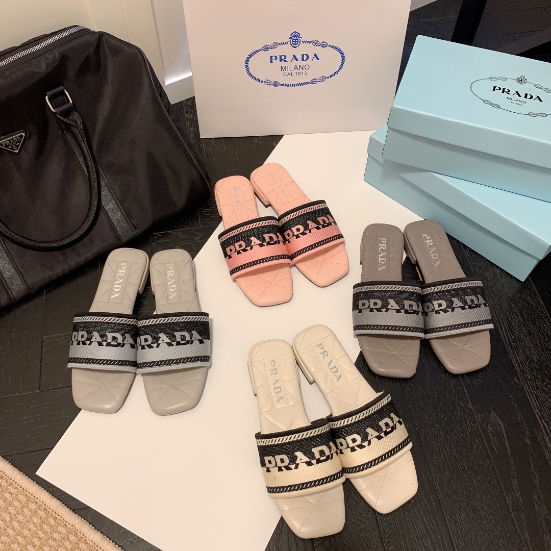 P-A Flat embroidered slippers