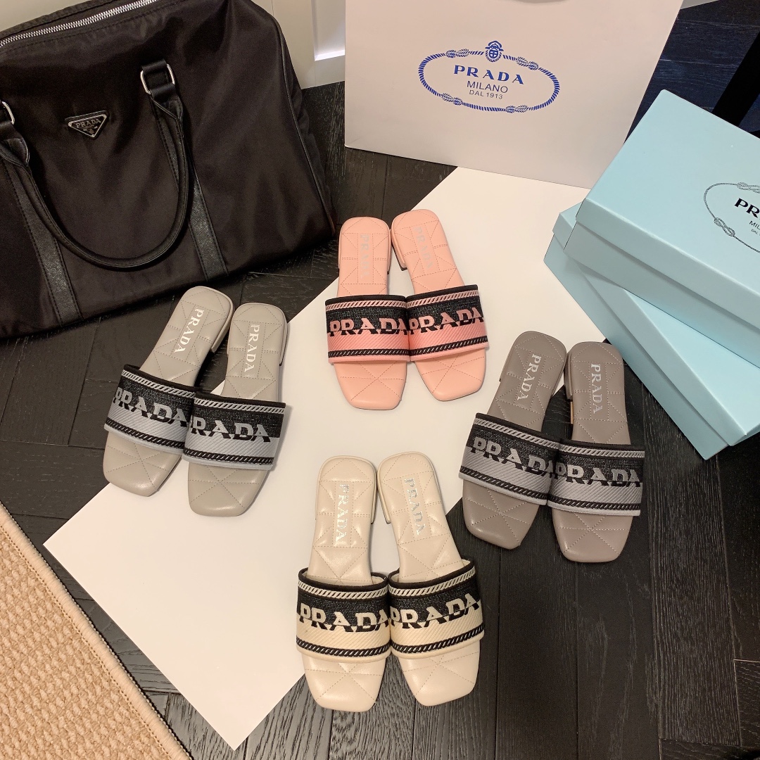 P-A Flat embroidered slippers