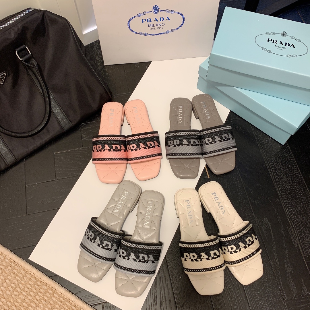 P-A Flat embroidered slippers