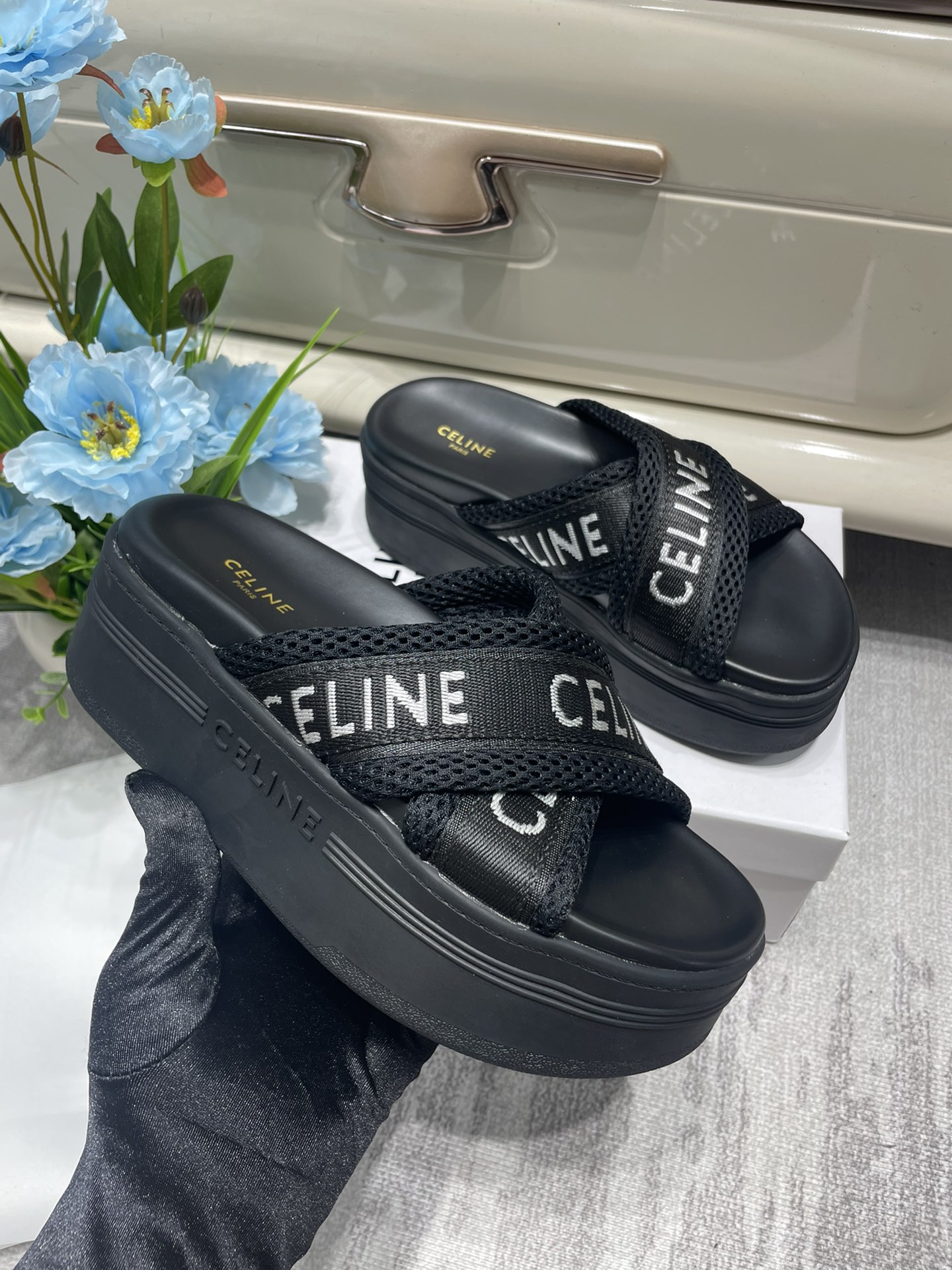 C-E Heavy-soled letter drag