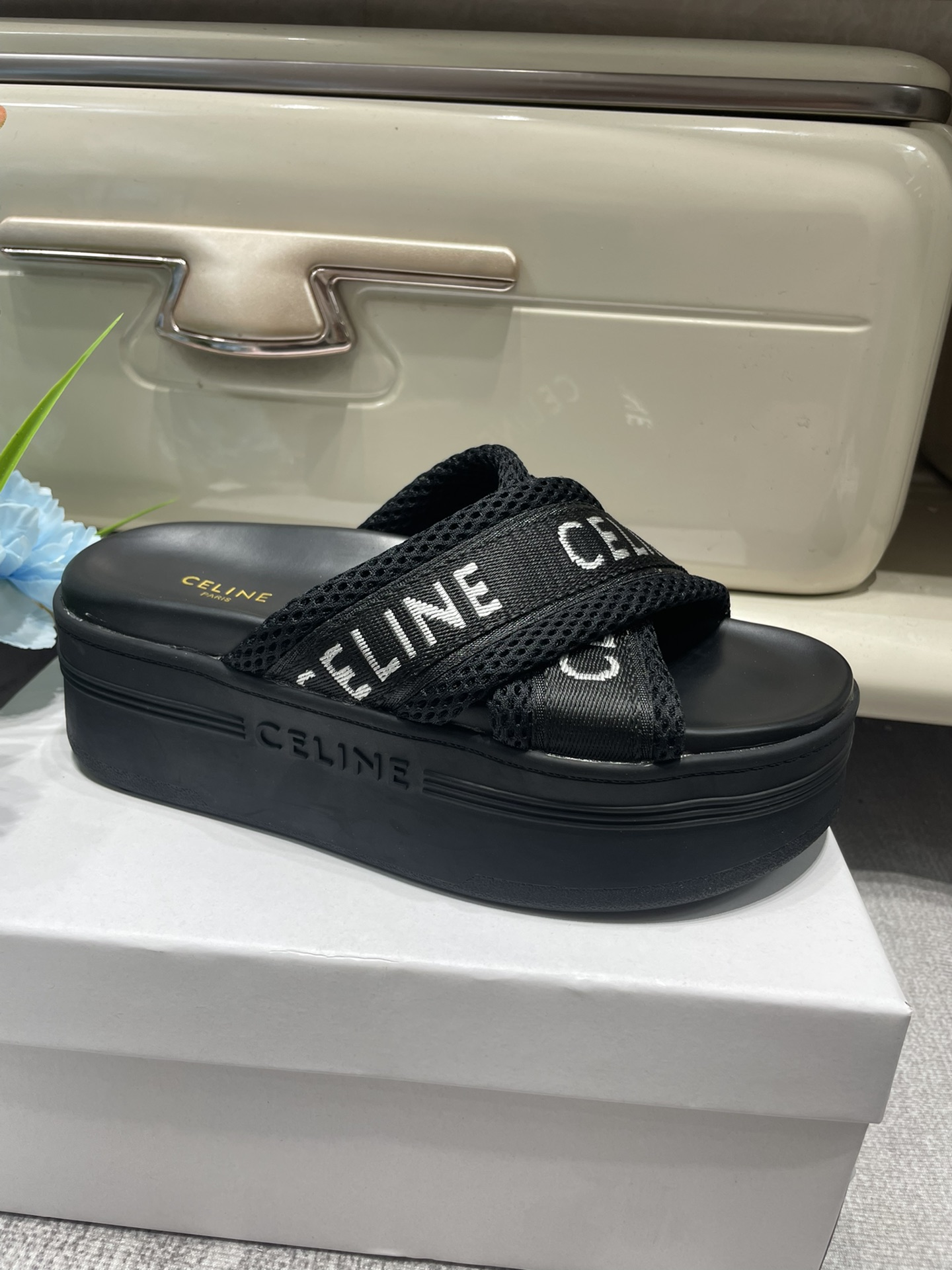 C-E Heavy-soled letter drag